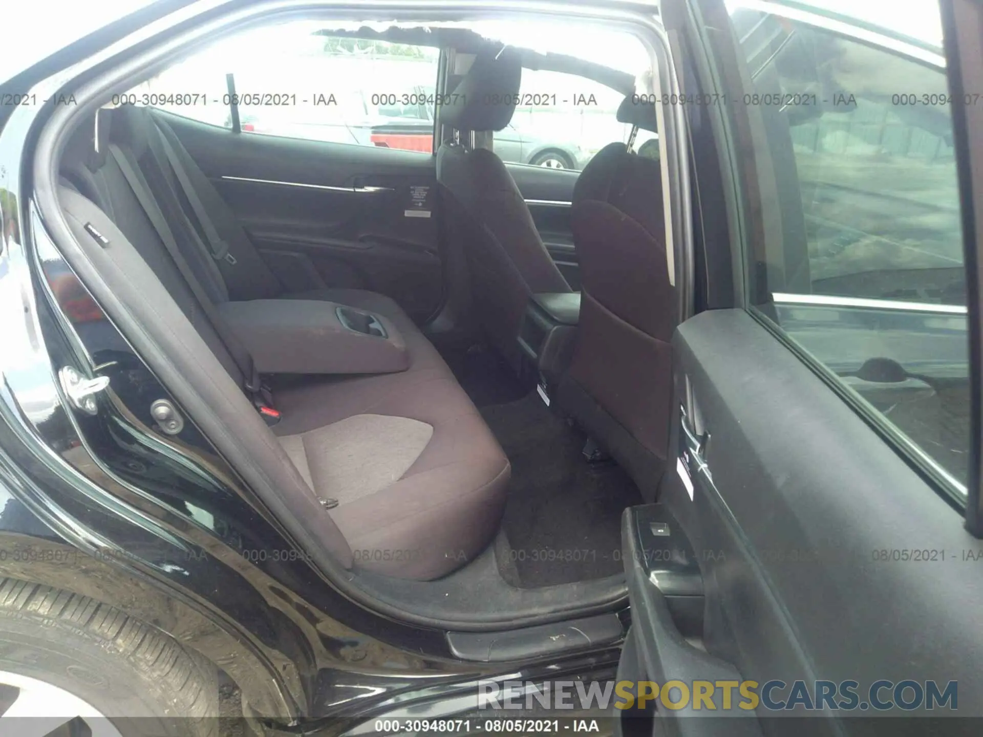 8 fotografías del automóvil dañado 4T1L11AK7LU945018 TOYOTA CAMRY 2020