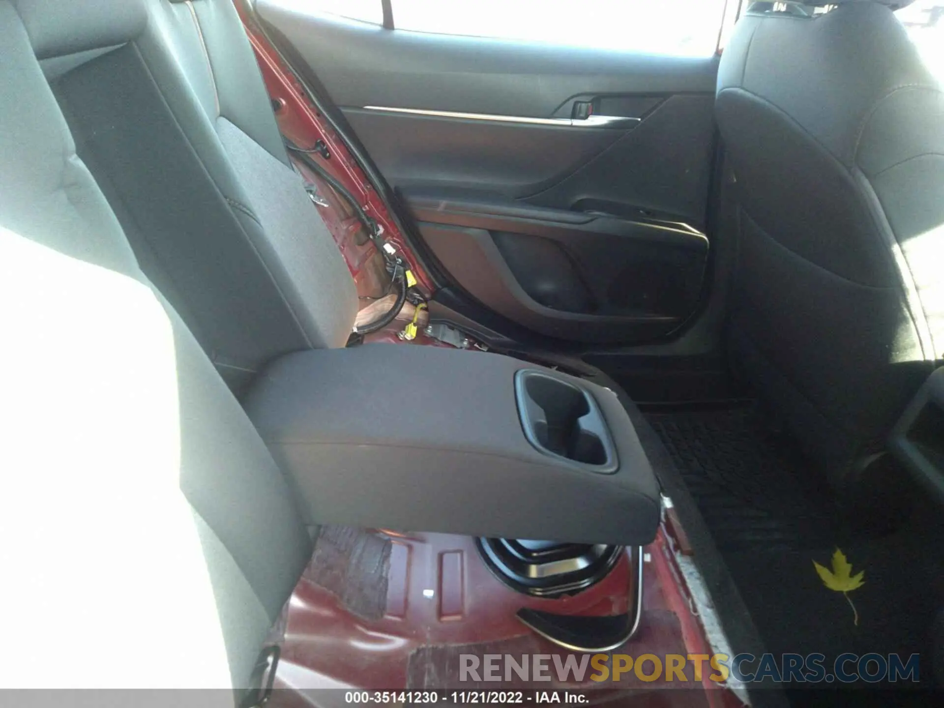 8 fotografías del automóvil dañado 4T1L11AK8LU334267 TOYOTA CAMRY 2020