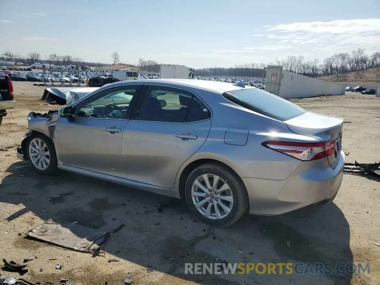 2 fotografías del automóvil dañado 4T1L11AK9LU967361 TOYOTA CAMRY 2020