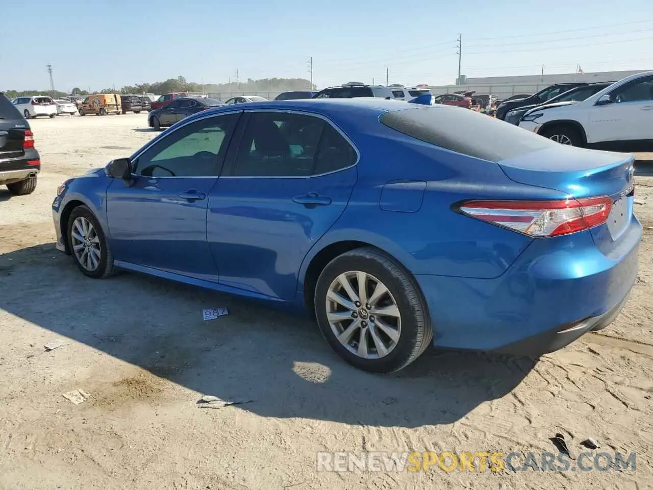 2 fotografías del automóvil dañado 4T1L11AKXLU378223 TOYOTA CAMRY 2020
