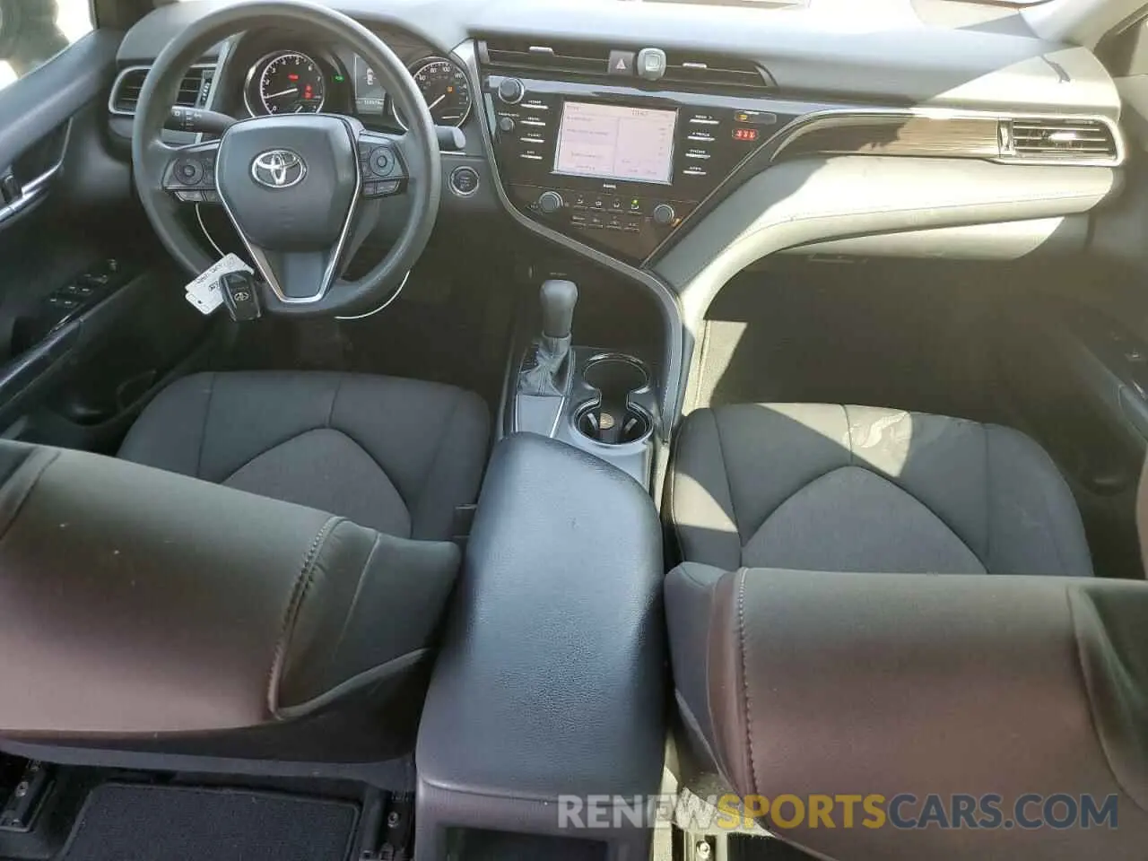 8 fotografías del automóvil dañado 4T1L11AKXLU378223 TOYOTA CAMRY 2020