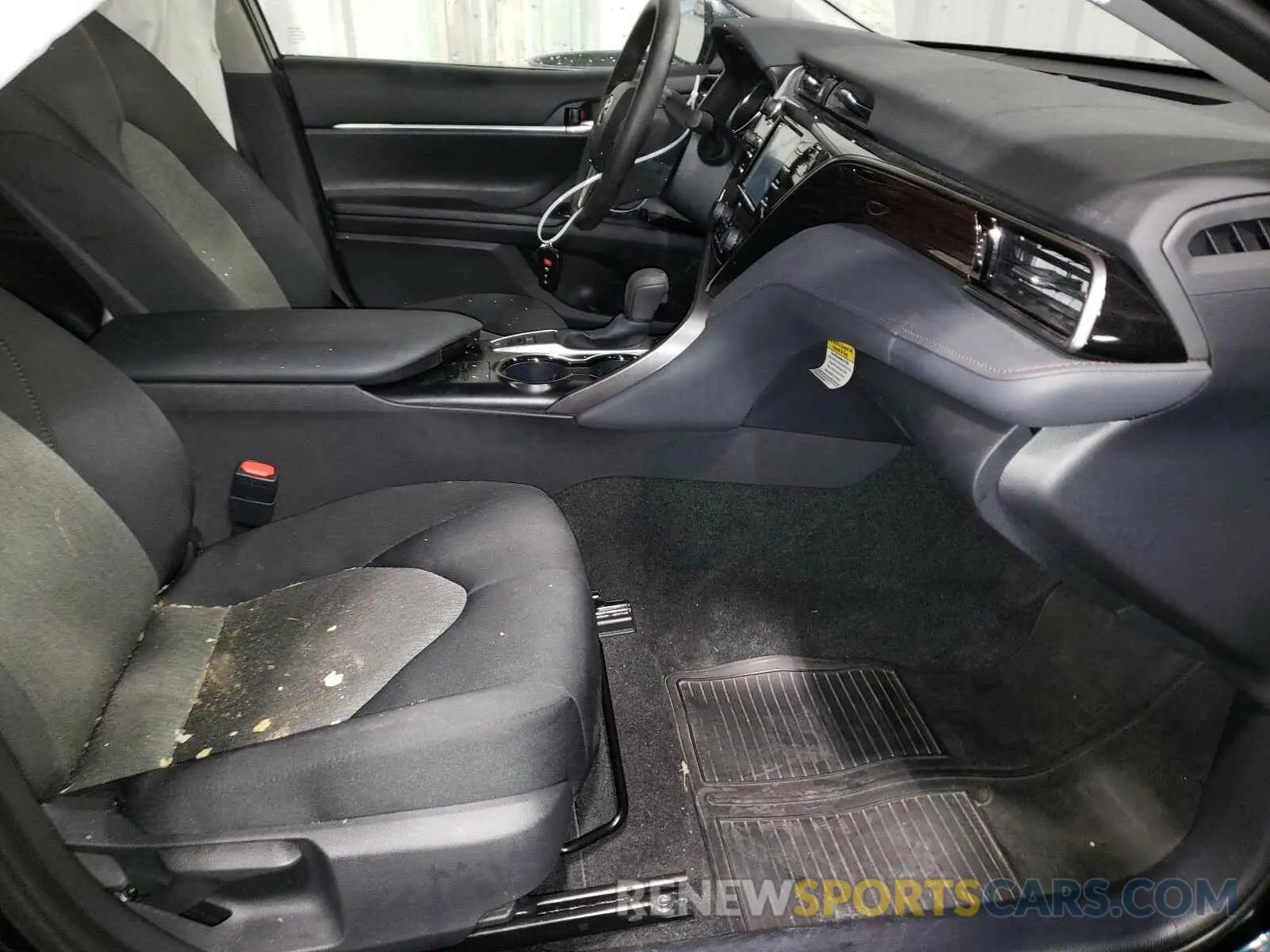 5 fotografías del automóvil dañado 4T1L11BK8LU001663 TOYOTA CAMRY 2020