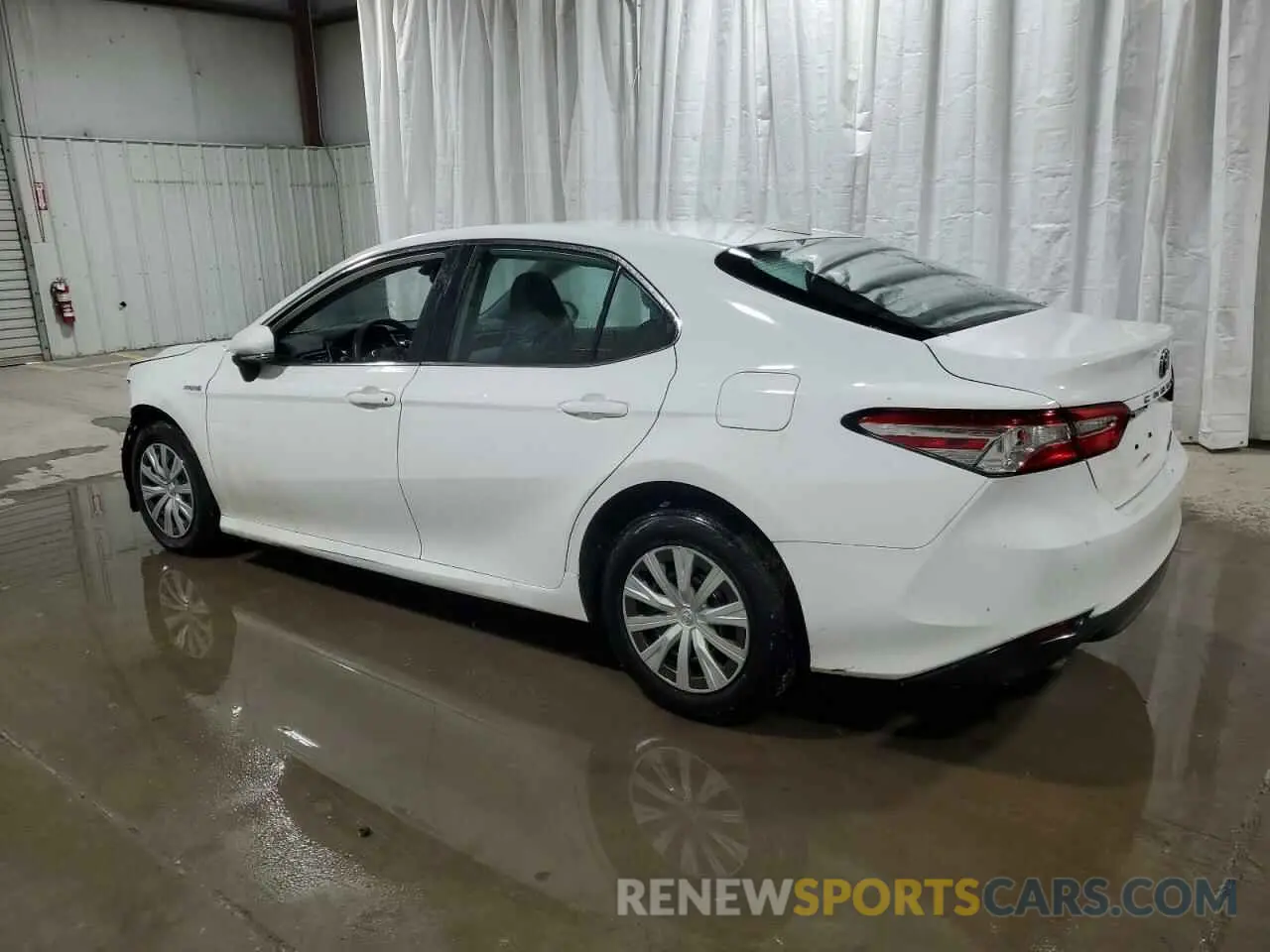 2 fotografías del automóvil dañado 4T1L31AK1LU016033 TOYOTA CAMRY 2020