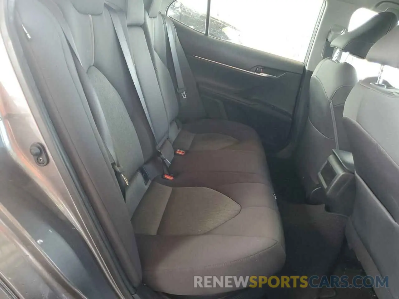 10 fotografías del automóvil dañado 4T1L31AK1LU524423 TOYOTA CAMRY 2020