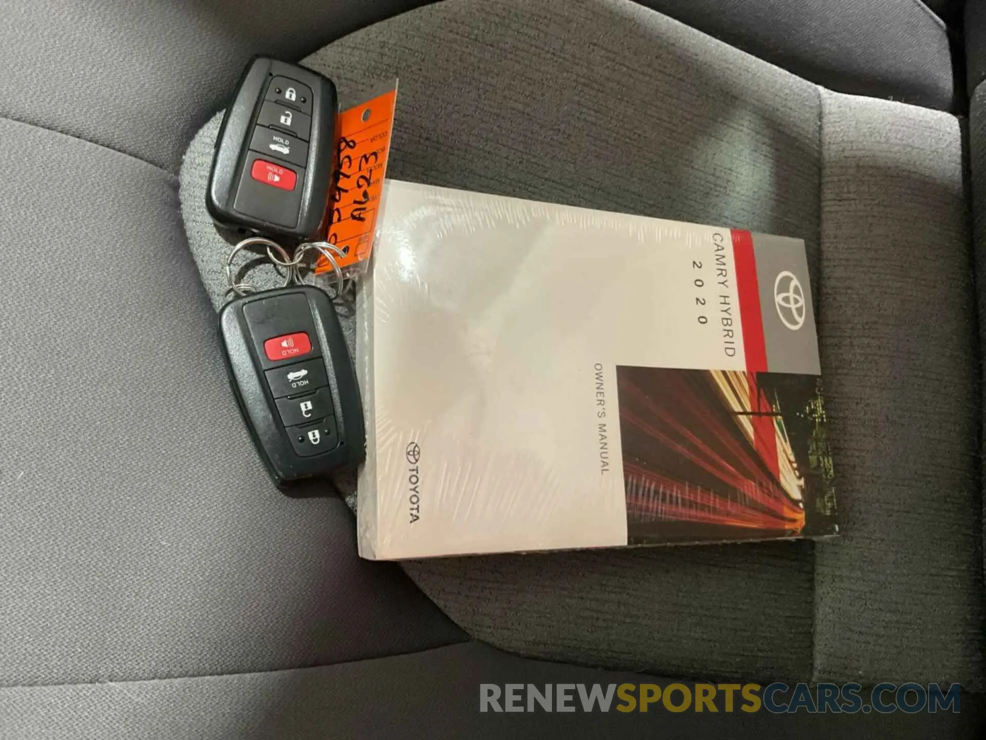 39 fotografías del automóvil dañado 4T1L31AK4LU014938 TOYOTA CAMRY 2020