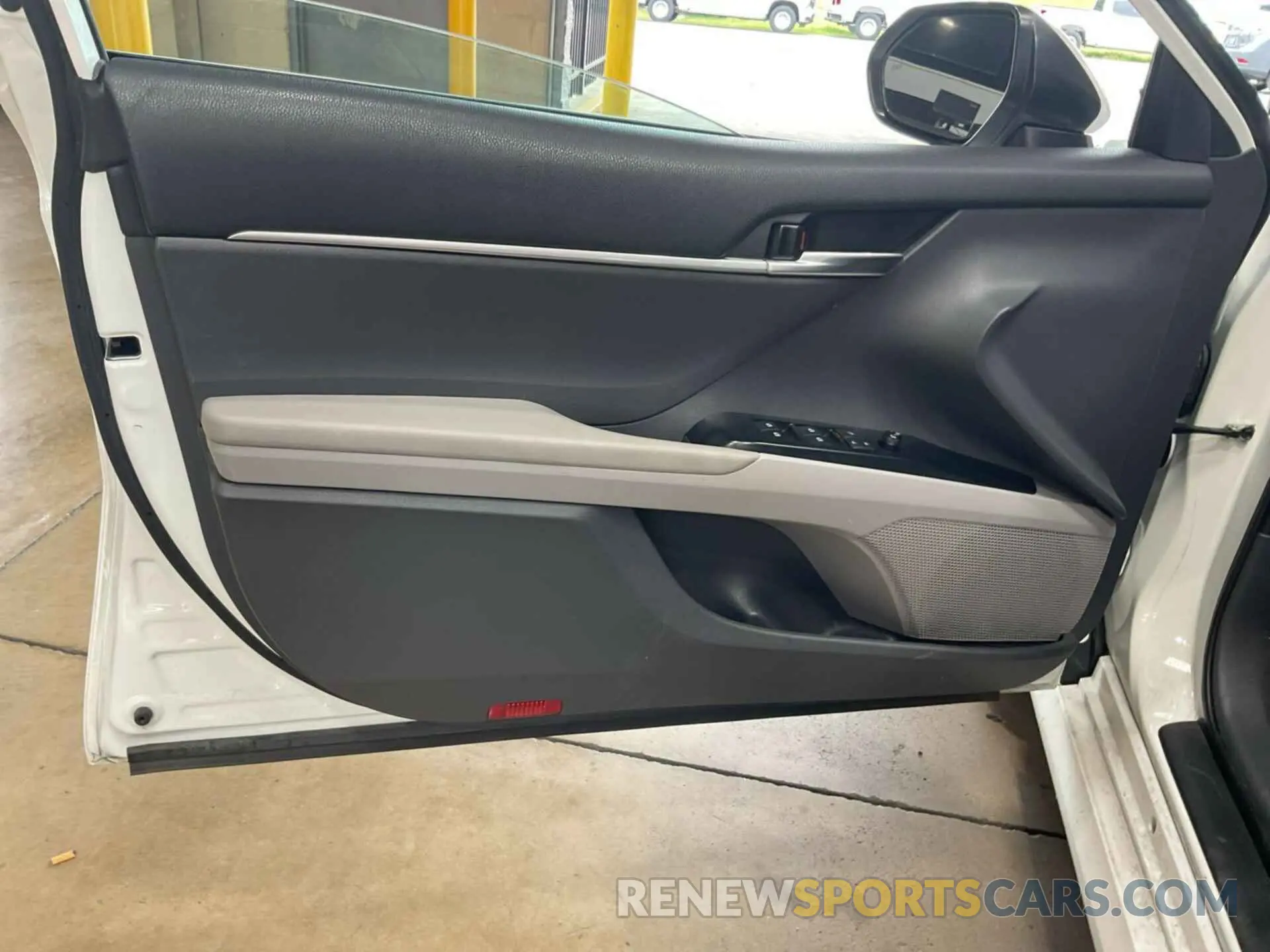 43 fotografías del automóvil dañado 4T1L31AK4LU014938 TOYOTA CAMRY 2020