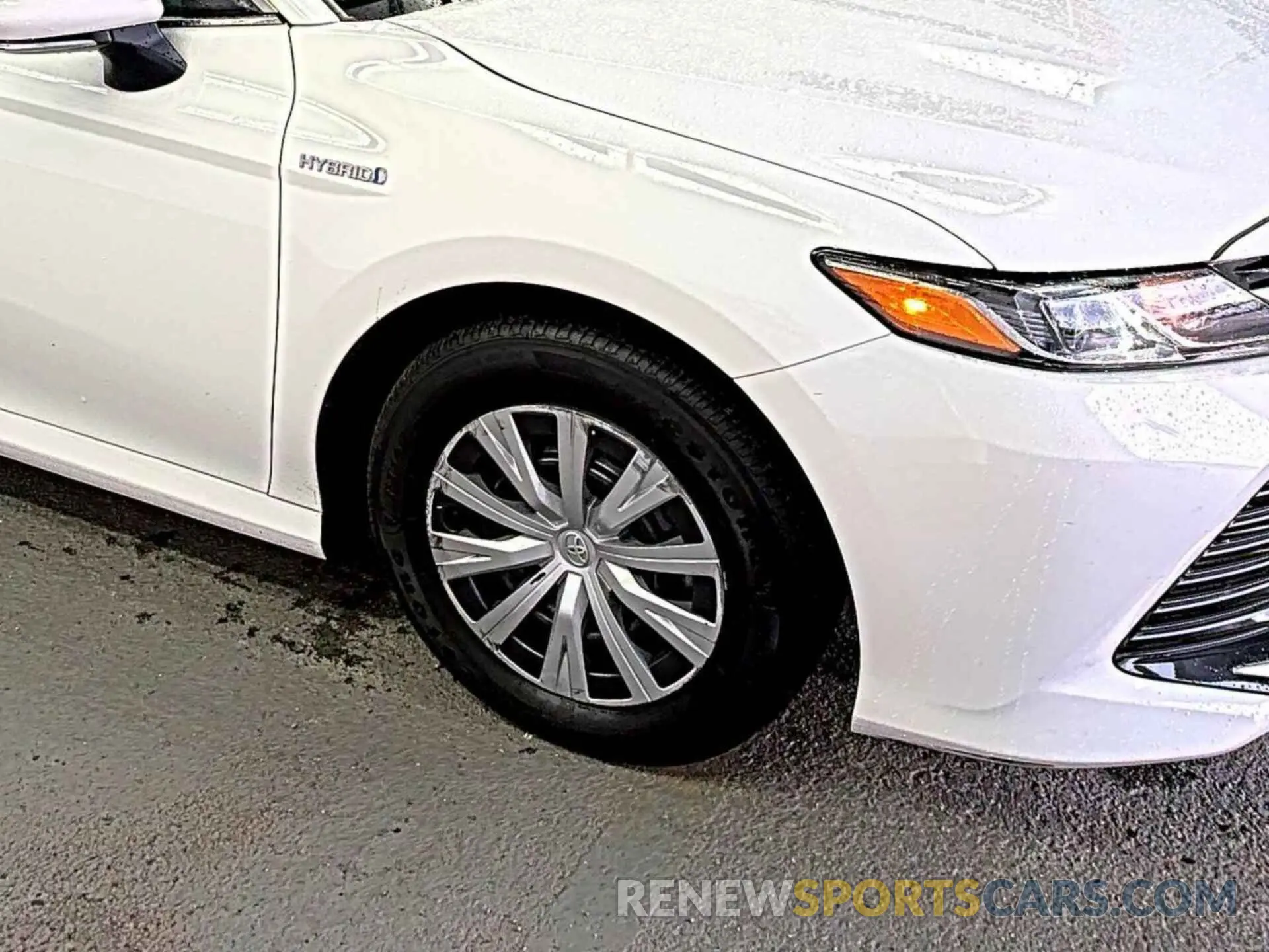 5 fotografías del automóvil dañado 4T1L31AK4LU014938 TOYOTA CAMRY 2020