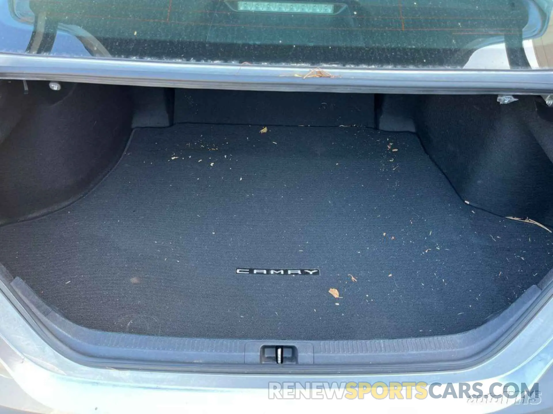10 fotografías del automóvil dañado 4T1L31AK4LU015085 TOYOTA CAMRY 2020