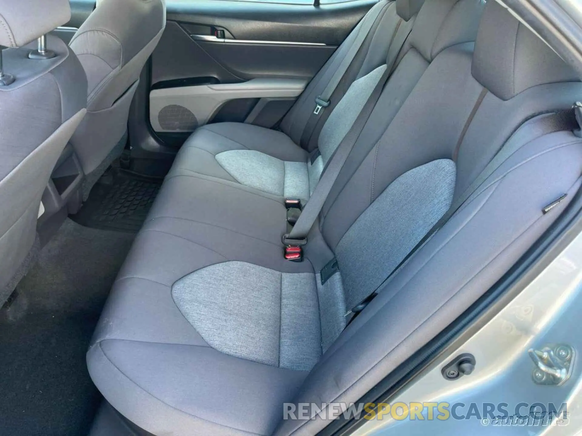 4 fotografías del automóvil dañado 4T1L31AK4LU015085 TOYOTA CAMRY 2020