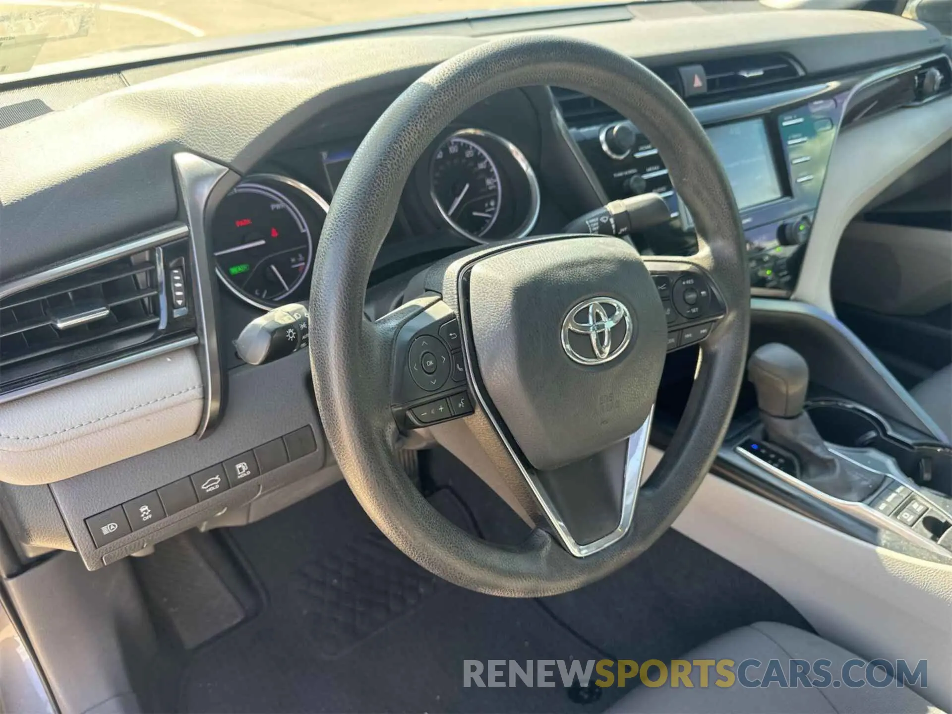 8 fotografías del automóvil dañado 4T1L31AK6LU015072 TOYOTA CAMRY 2020