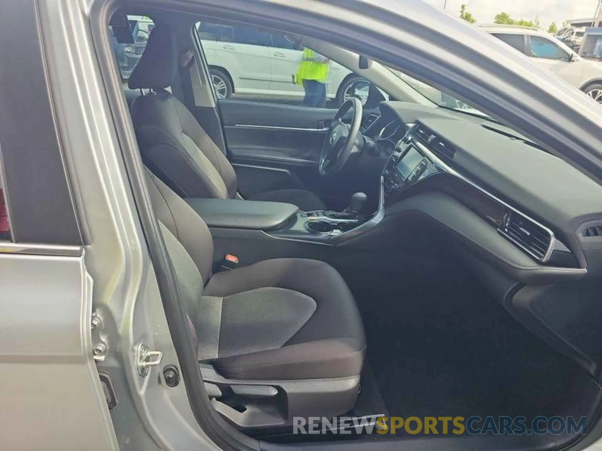 10 fotografías del automóvil dañado 4T1L31AK6LU015637 TOYOTA CAMRY 2020
