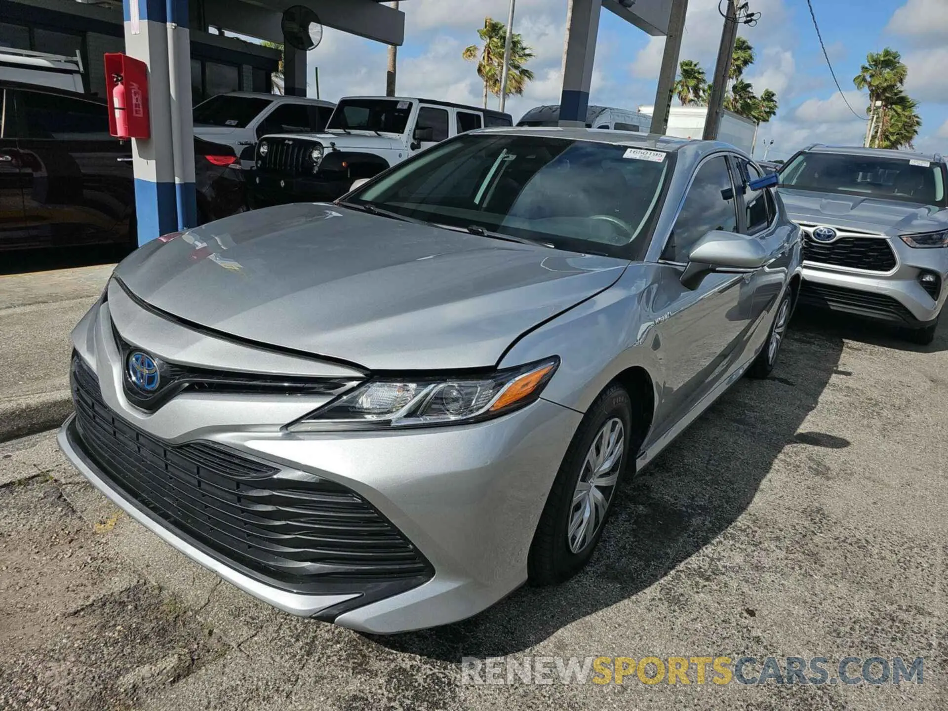 16 fotografías del automóvil dañado 4T1L31AK6LU015637 TOYOTA CAMRY 2020