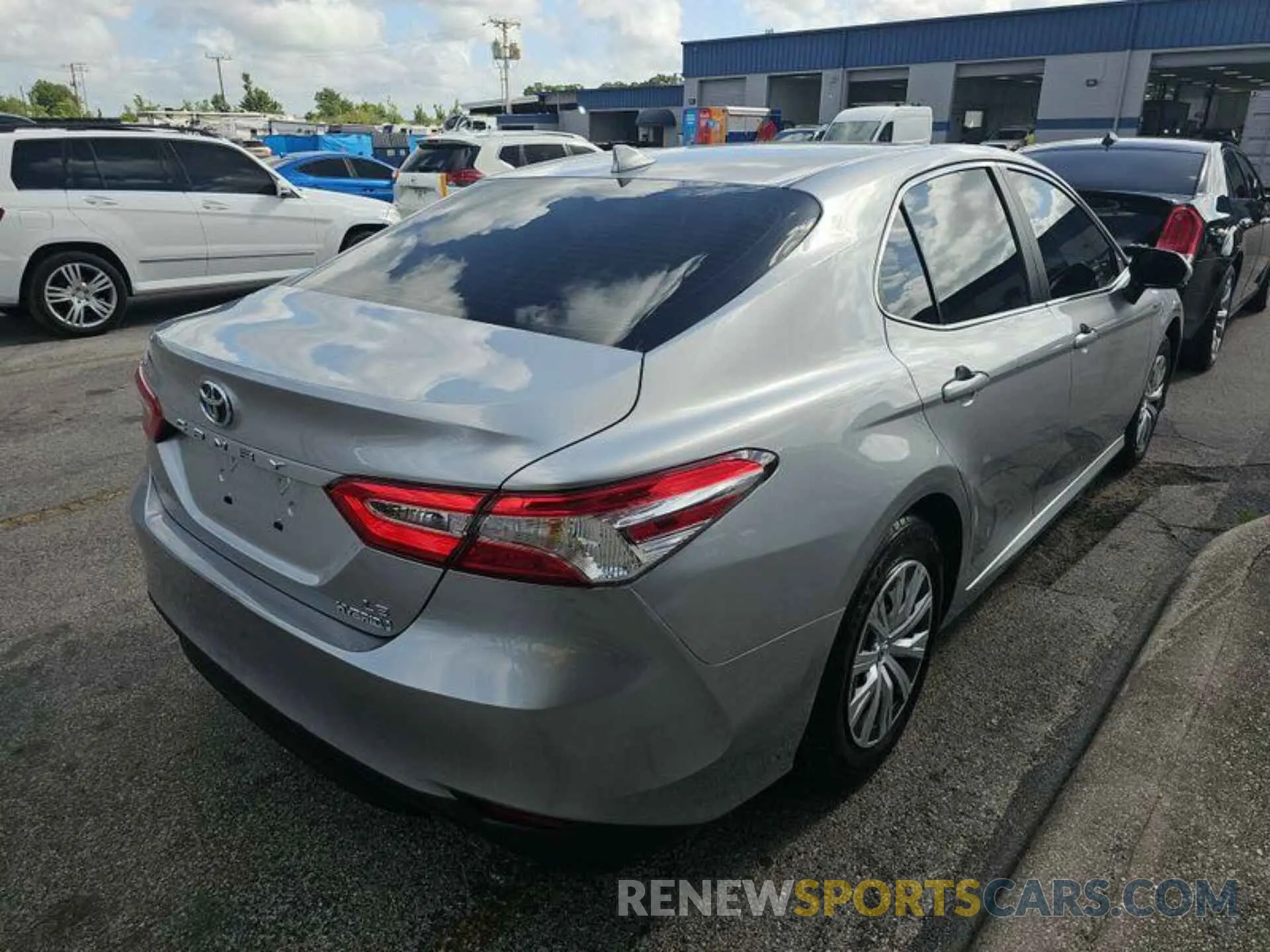 26 fotografías del automóvil dañado 4T1L31AK6LU015637 TOYOTA CAMRY 2020
