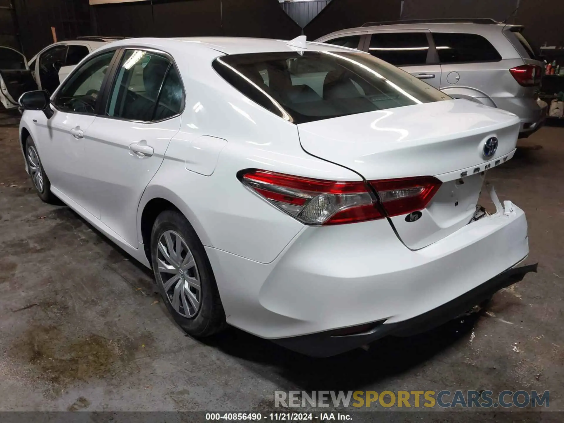 3 fotografías del automóvil dañado 4T1L31AK6LU524014 TOYOTA CAMRY 2020