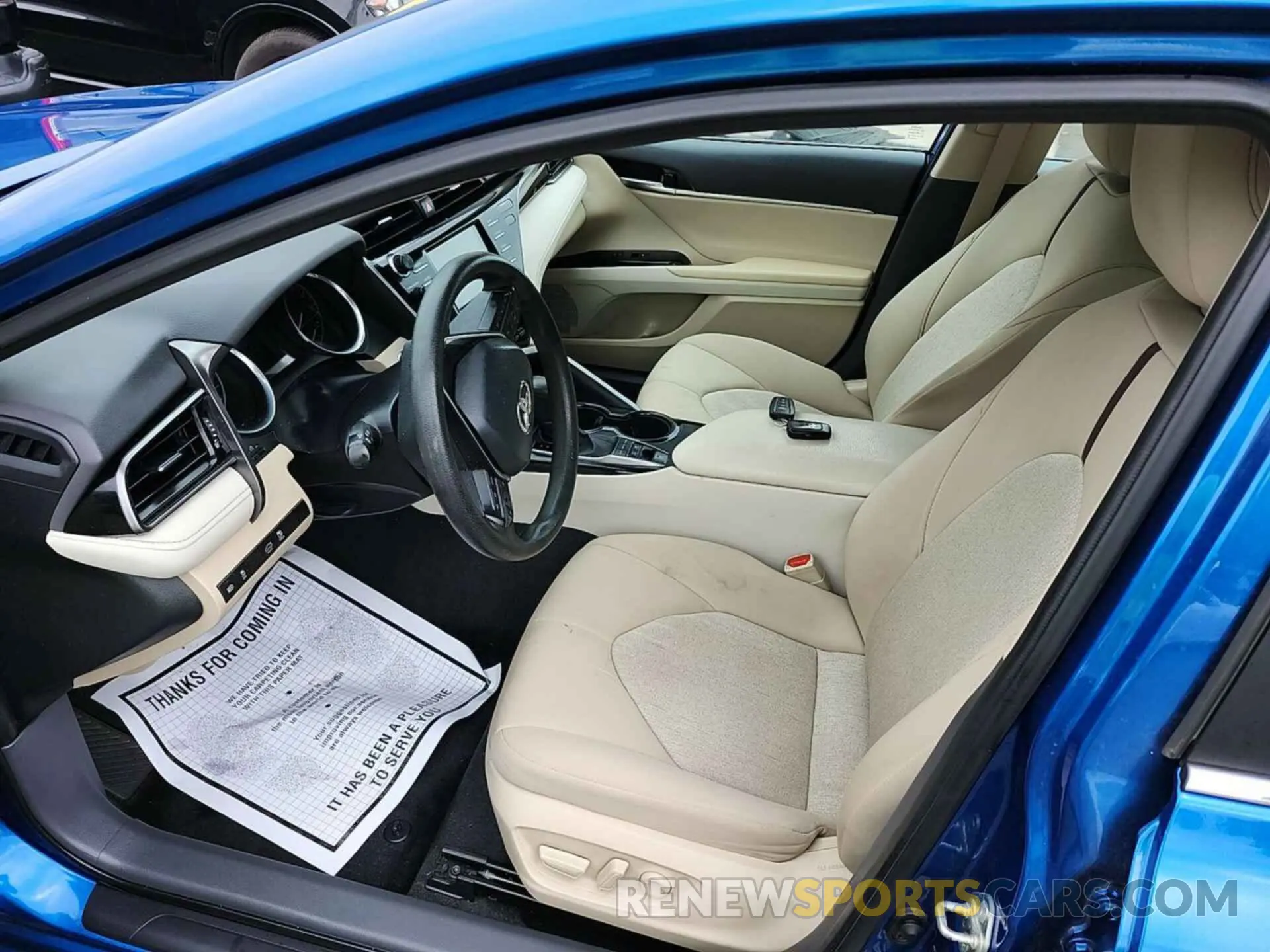 2 fotografías del automóvil dañado 4T1L31AK7LU014917 TOYOTA CAMRY 2020