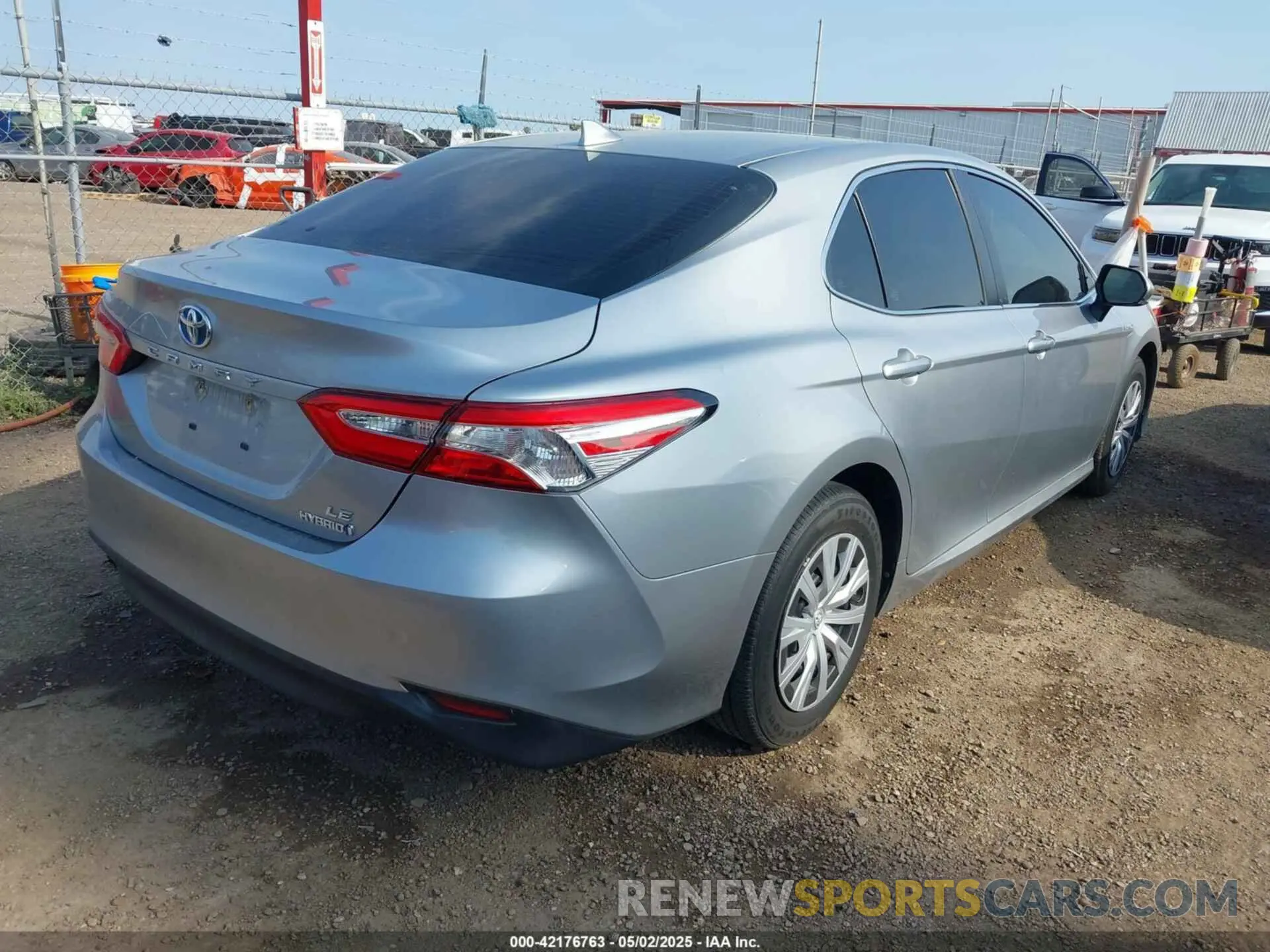 4 fotografías del automóvil dañado 4T1L31AK8LU015252 TOYOTA CAMRY 2020