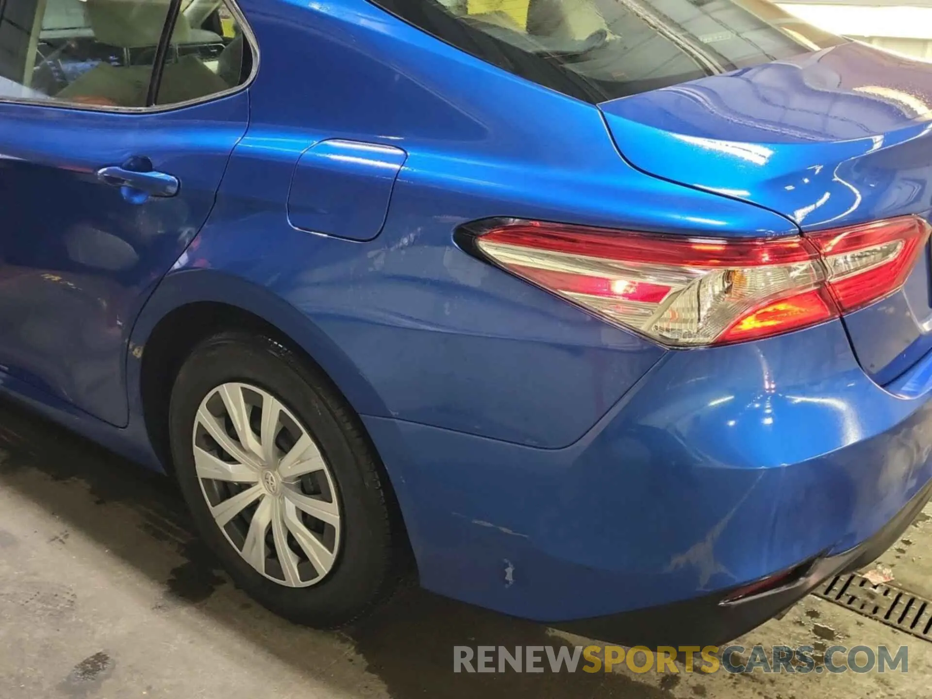 17 fotografías del automóvil dañado 4T1L31AK9LU014935 TOYOTA CAMRY 2020