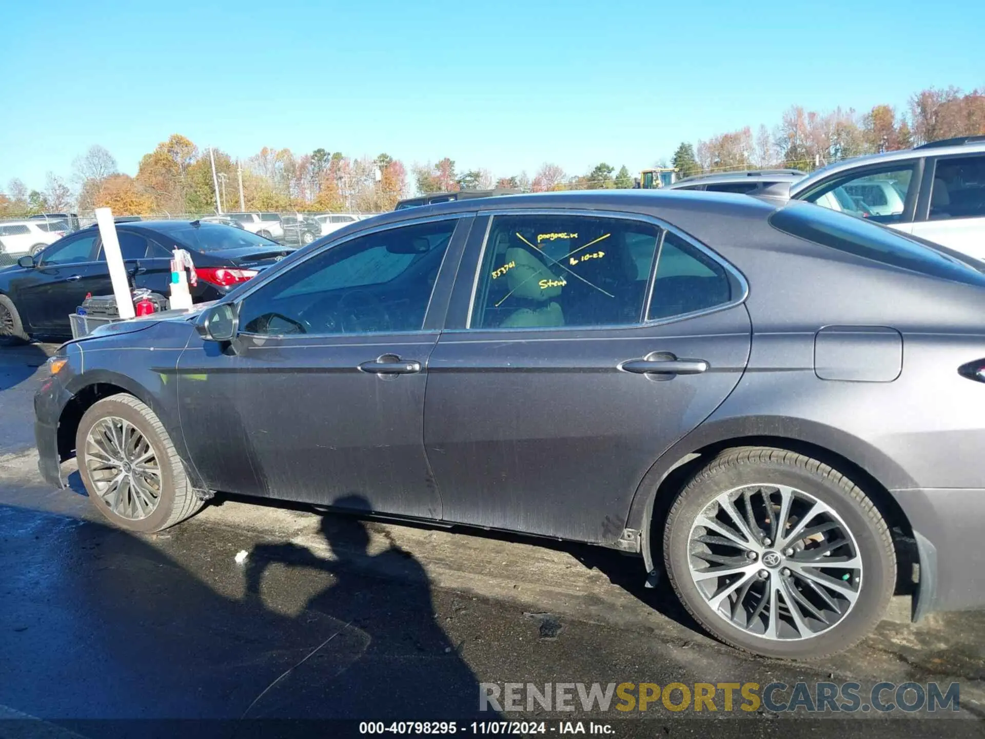 15 fotografías del automóvil dañado 4T1M11AK0LU951389 TOYOTA CAMRY 2020