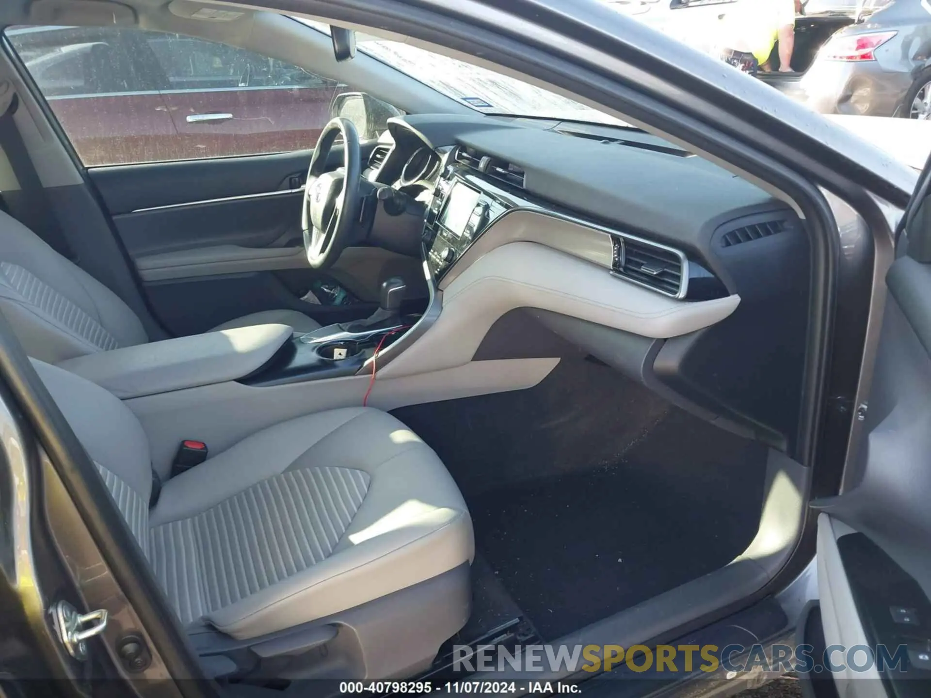 5 fotografías del automóvil dañado 4T1M11AK0LU951389 TOYOTA CAMRY 2020