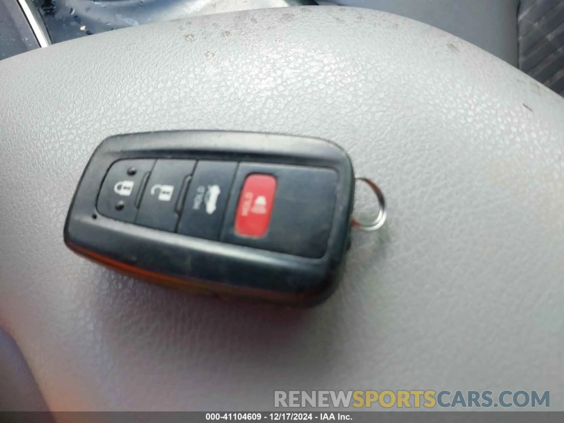 11 fotografías del automóvil dañado 4T1M11AK0LU983677 TOYOTA CAMRY 2020
