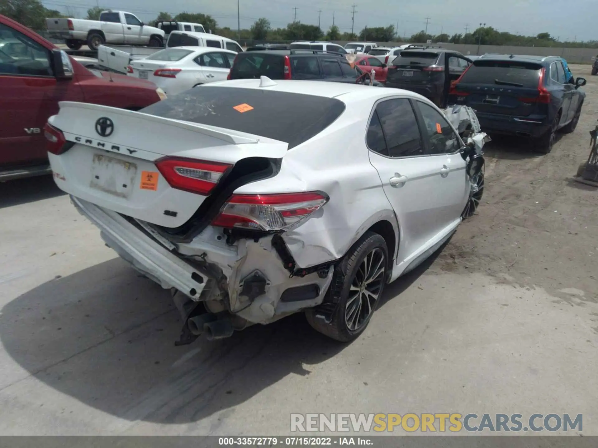 4 fotografías del automóvil dañado 4T1M11AK1LU391561 TOYOTA CAMRY 2020