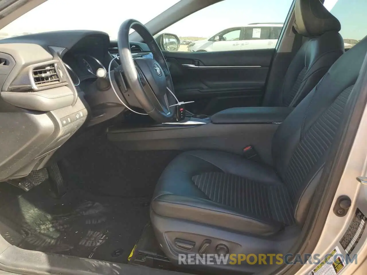 7 fotografías del automóvil dañado 4T1M11AK1LU927313 TOYOTA CAMRY 2020
