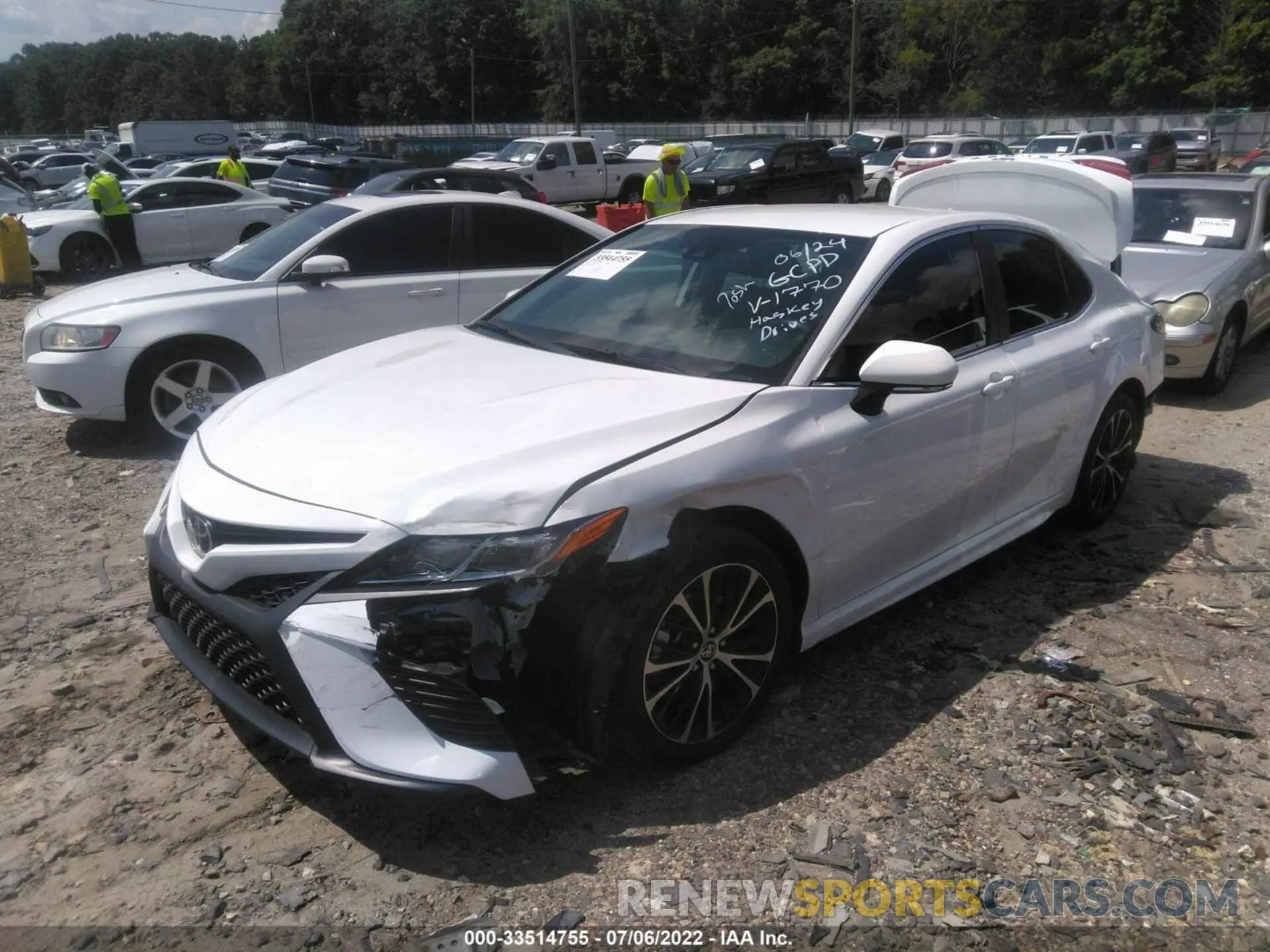 2 fotografías del automóvil dañado 4T1M11AK1LU961770 TOYOTA CAMRY 2020