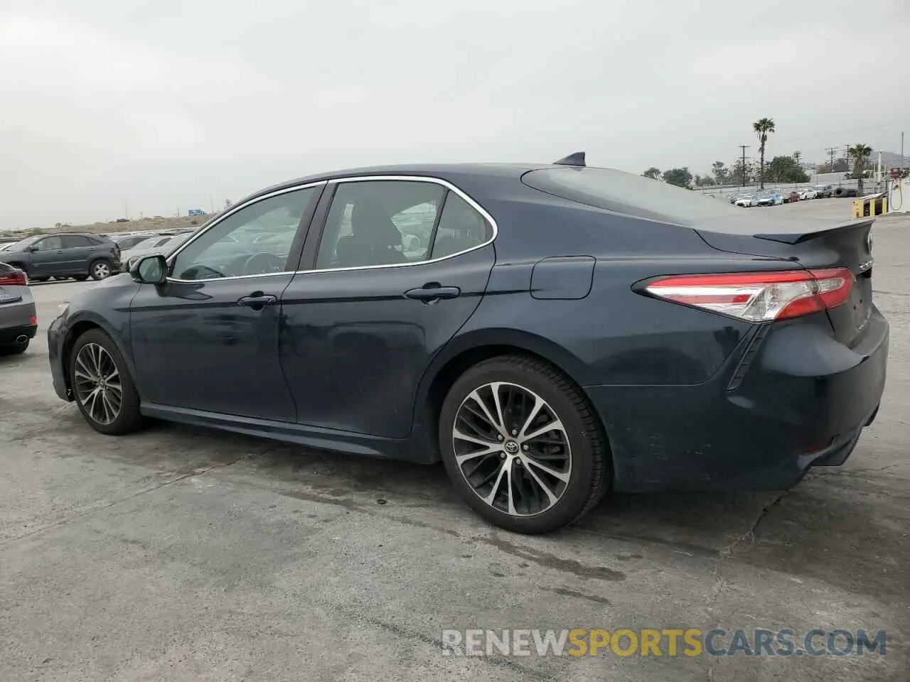 2 fotografías del automóvil dañado 4T1M11AK2LU862598 TOYOTA CAMRY 2020