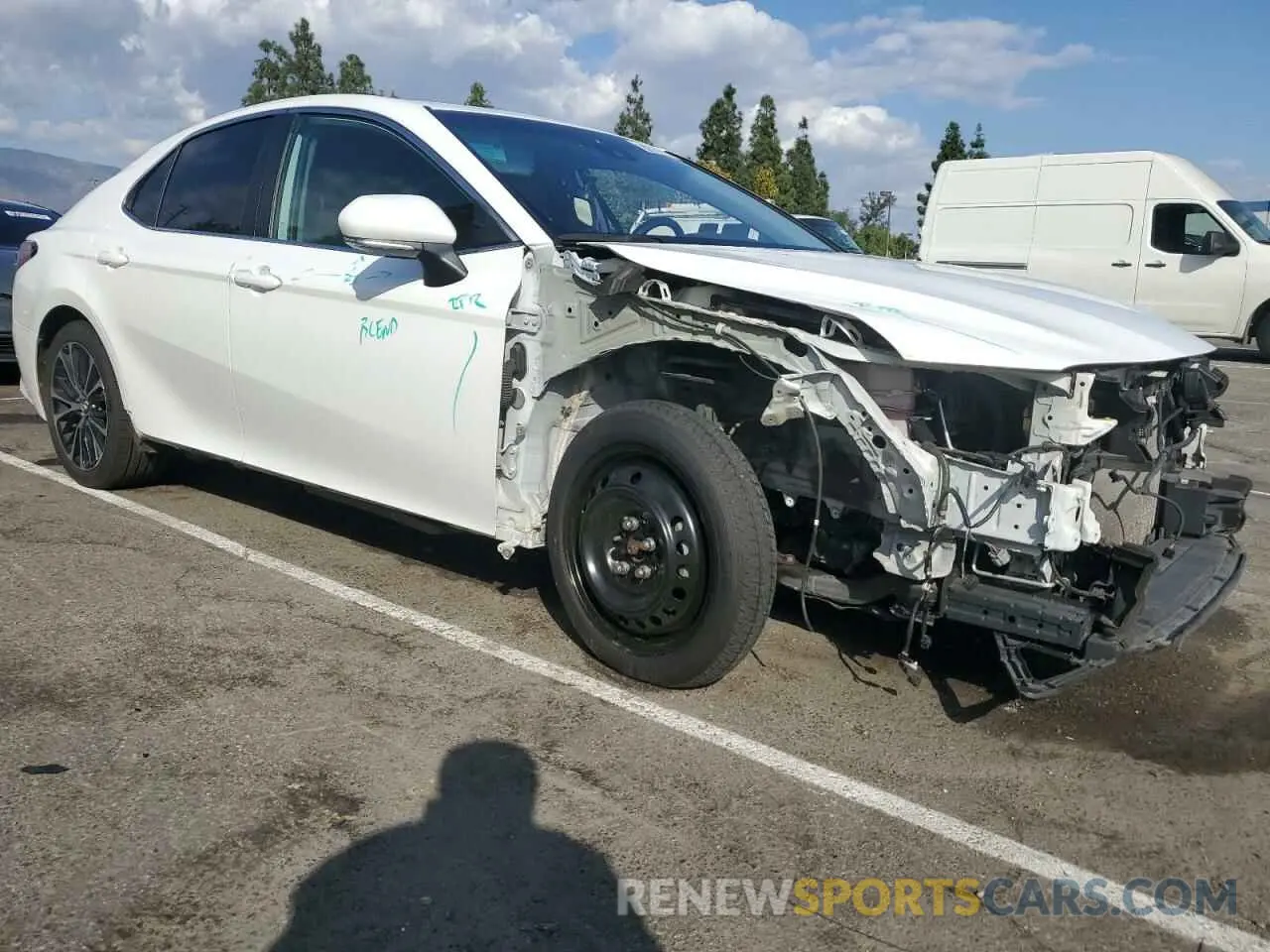 4 fotografías del automóvil dañado 4T1M11AK2LU905630 TOYOTA CAMRY 2020