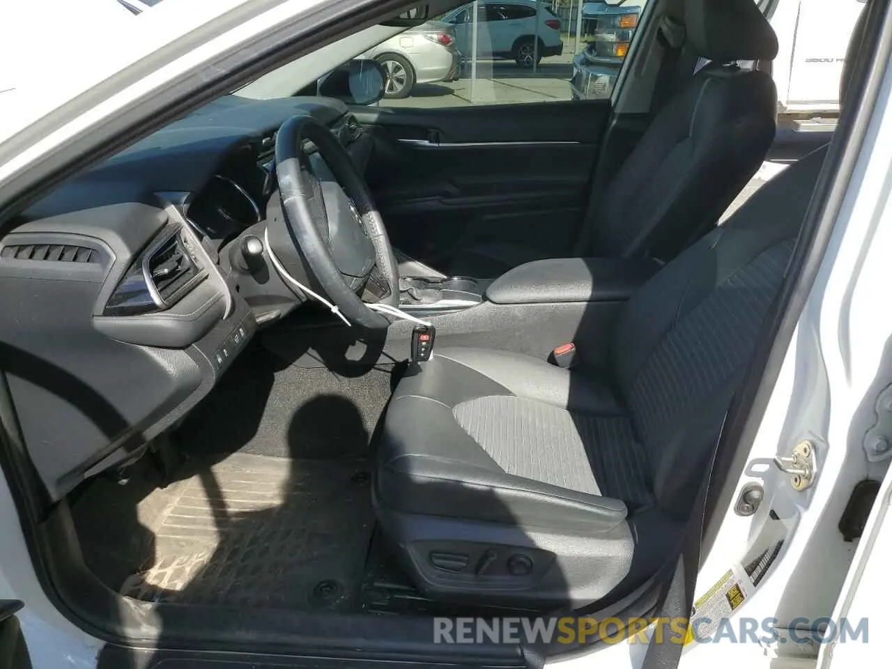 7 fotografías del automóvil dañado 4T1M11AK2LU961759 TOYOTA CAMRY 2020