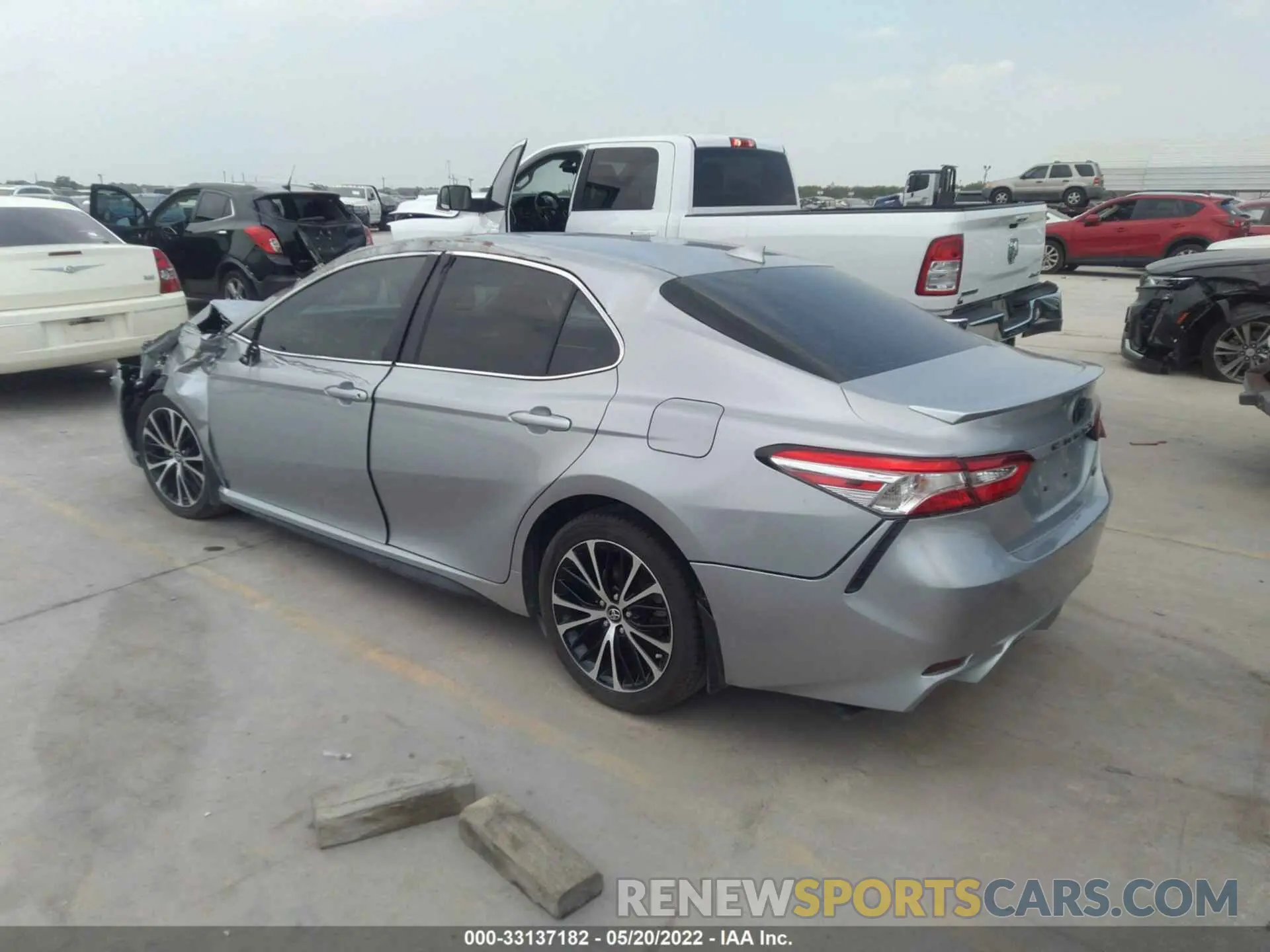 3 fotografías del automóvil dañado 4T1M11AK3LU348632 TOYOTA CAMRY 2020