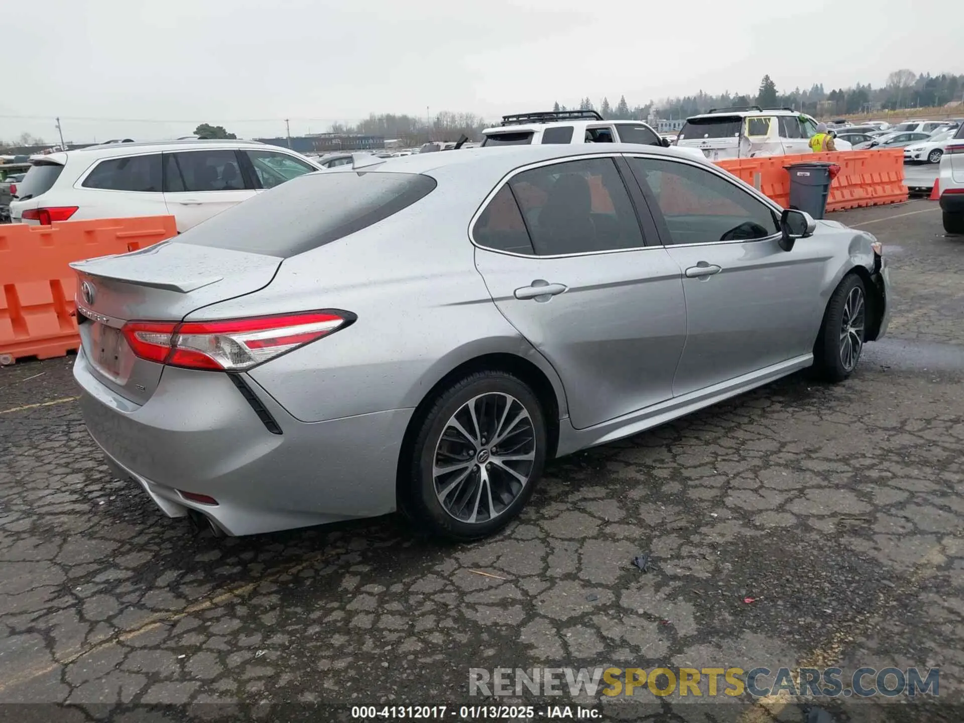 4 fotografías del automóvil dañado 4T1M11AK3LU895500 TOYOTA CAMRY 2020