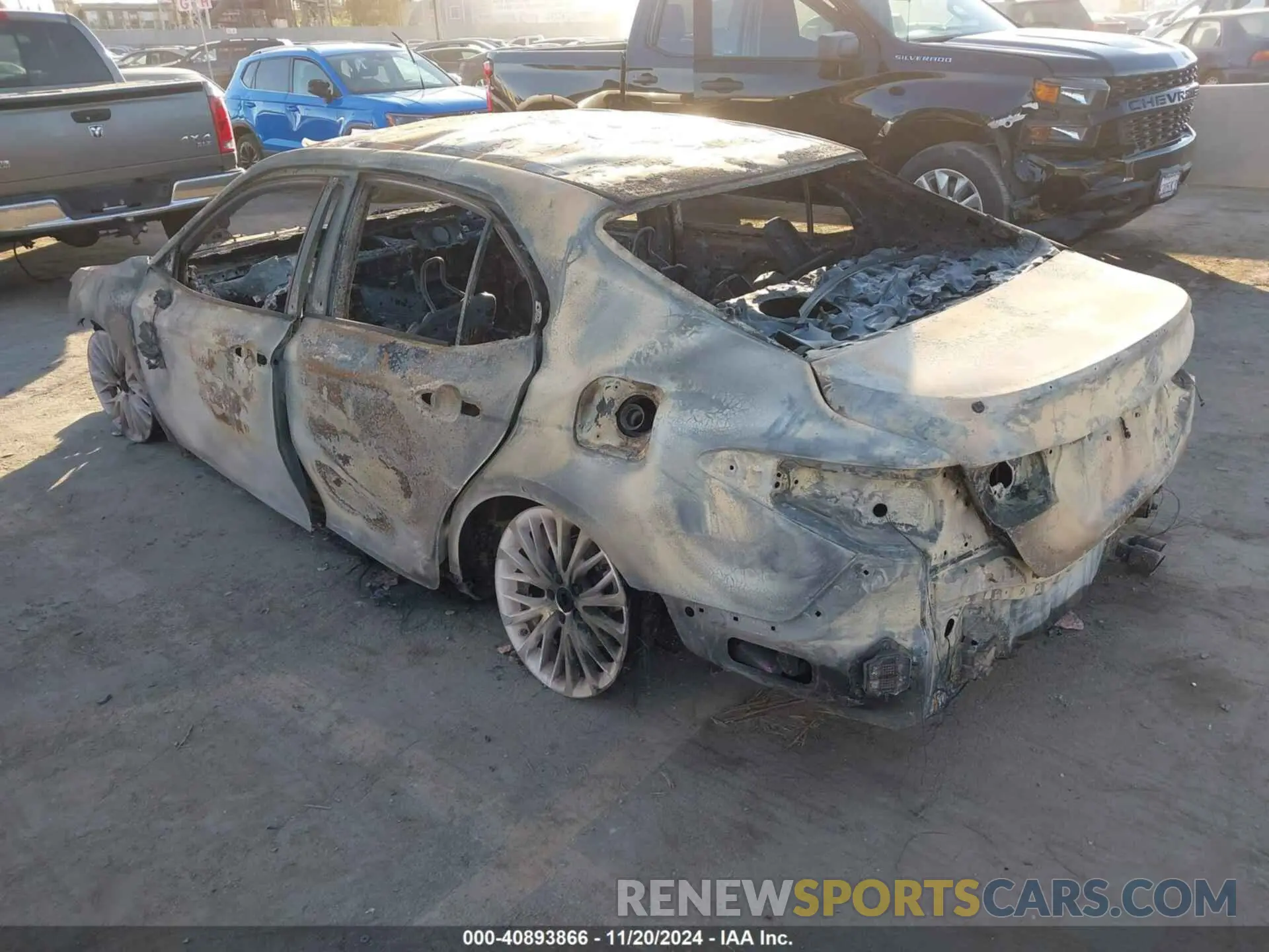 3 fotografías del automóvil dañado 4T1M11AK4LU921179 TOYOTA CAMRY 2020
