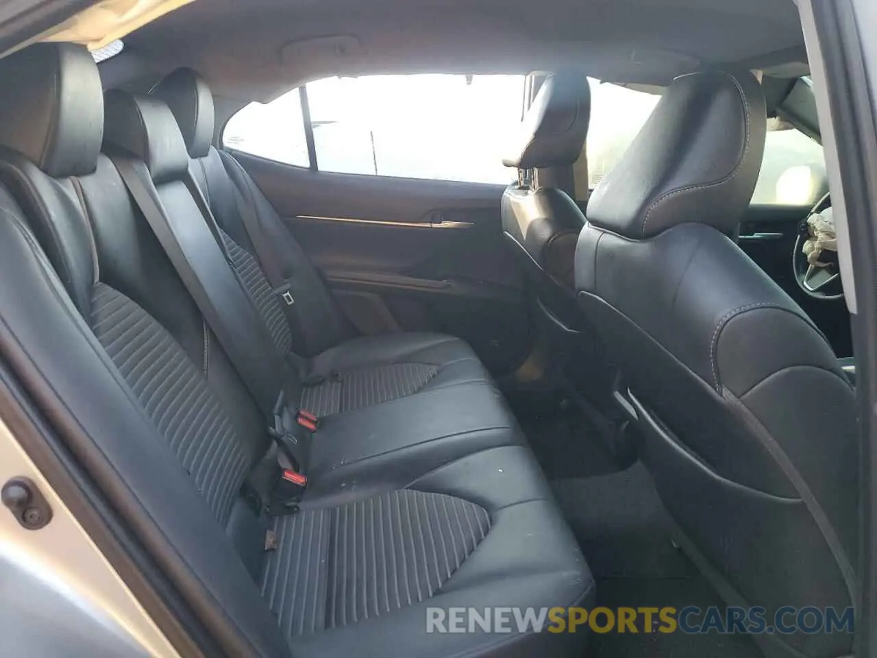 10 fotografías del automóvil dañado 4T1M11AK4LU960113 TOYOTA CAMRY 2020