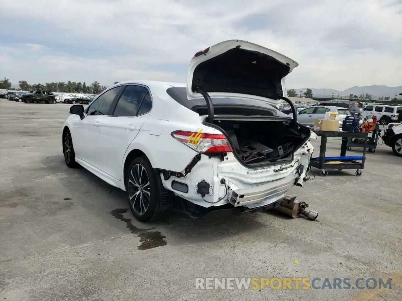 3 fotografías del automóvil dañado 4T1M11AK5LU510924 TOYOTA CAMRY 2020