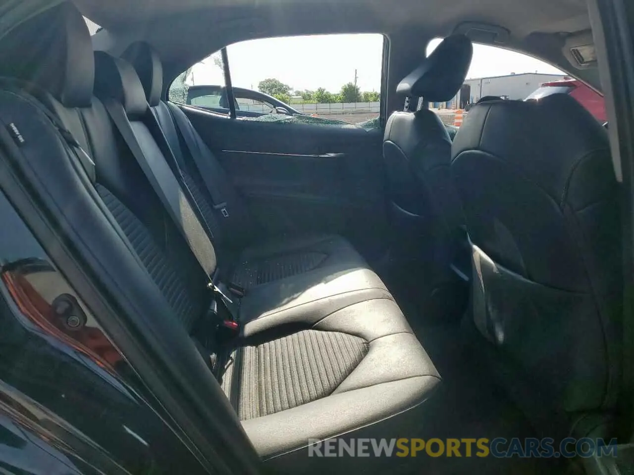 10 fotografías del automóvil dañado 4T1M11AK5LU926150 TOYOTA CAMRY 2020