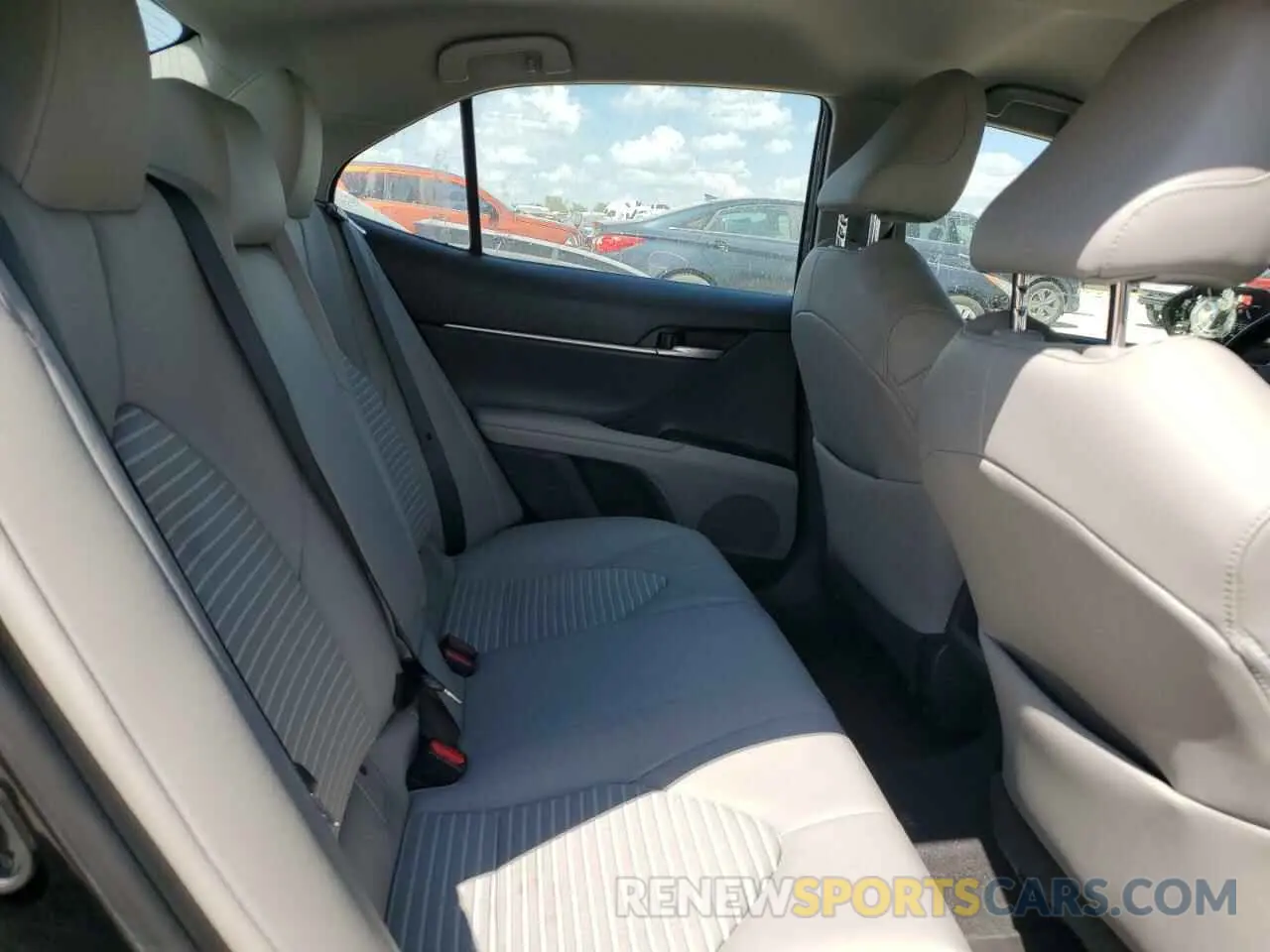 10 fotografías del automóvil dañado 4T1M11AK6LU883261 TOYOTA CAMRY 2020