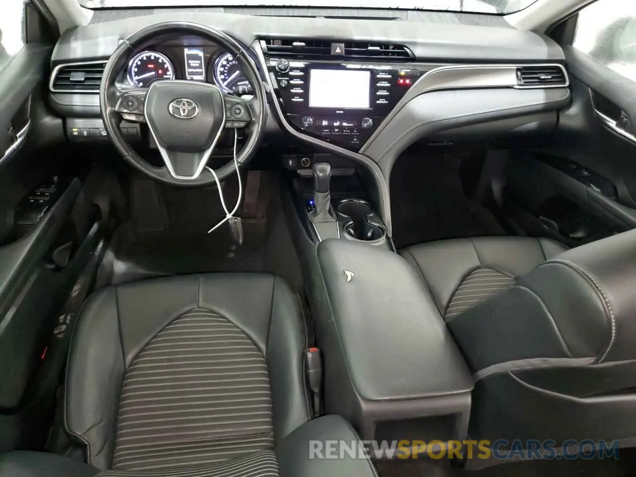 8 fotografías del automóvil dañado 4T1M11AK6LU888041 TOYOTA CAMRY 2020