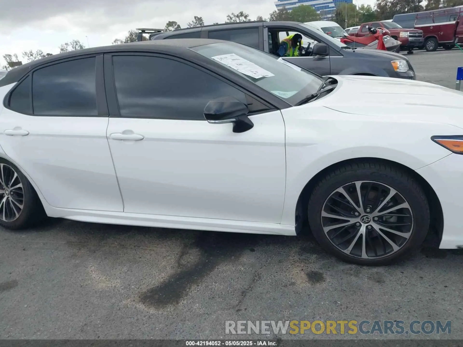 13 fotografías del automóvil dañado 4T1M11AK7LU396750 TOYOTA CAMRY 2020
