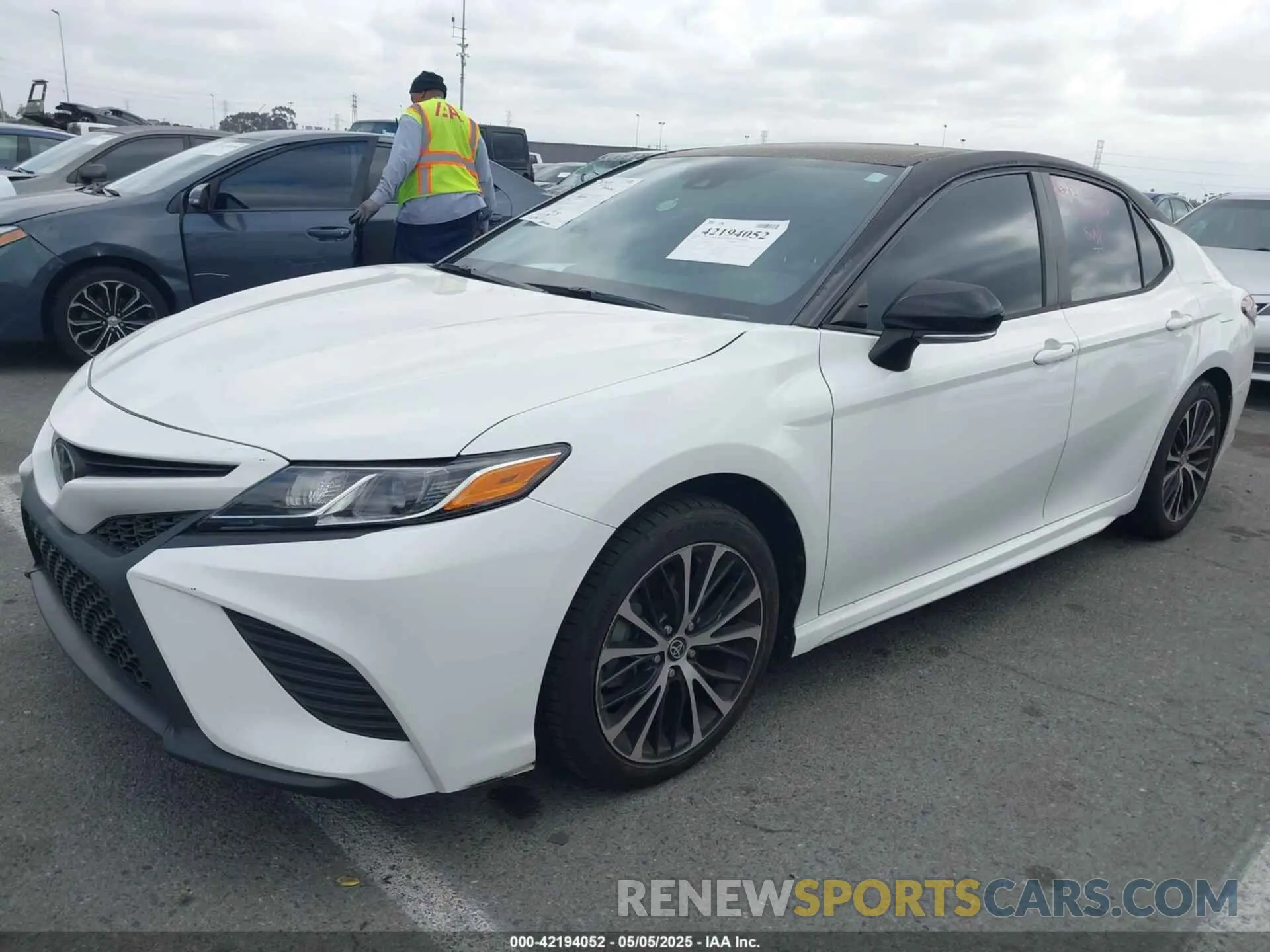 2 fotografías del automóvil dañado 4T1M11AK7LU396750 TOYOTA CAMRY 2020
