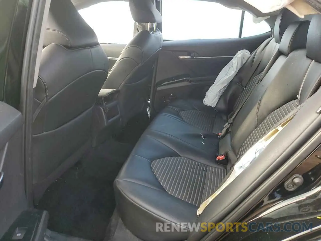 11 fotografías del automóvil dañado 4T1M11AK7LU868140 TOYOTA CAMRY 2020