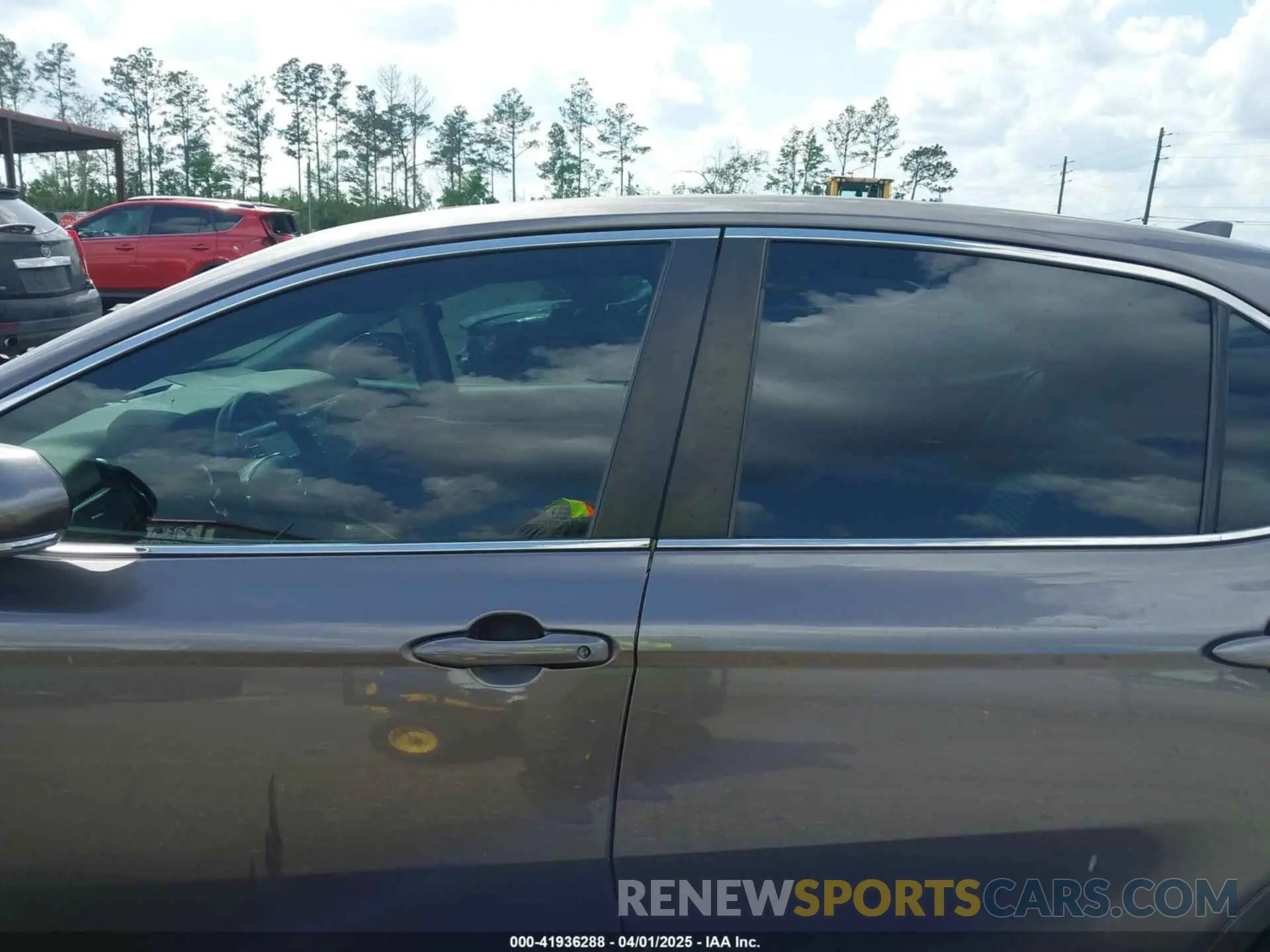15 fotografías del automóvil dañado 4T1M11AK7LU928868 TOYOTA CAMRY 2020