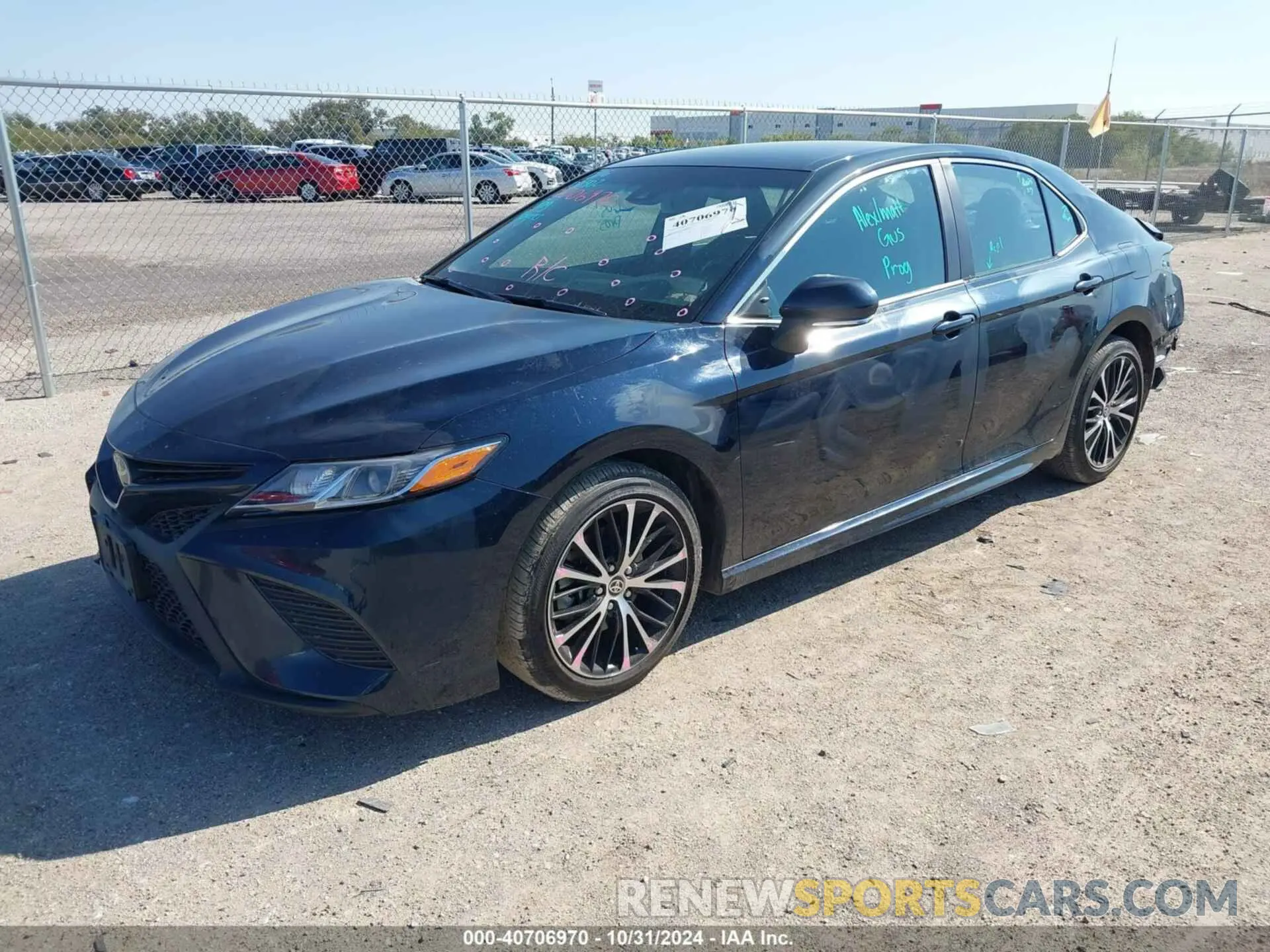2 fotografías del automóvil dañado 4T1M11AK8LU388267 TOYOTA CAMRY 2020