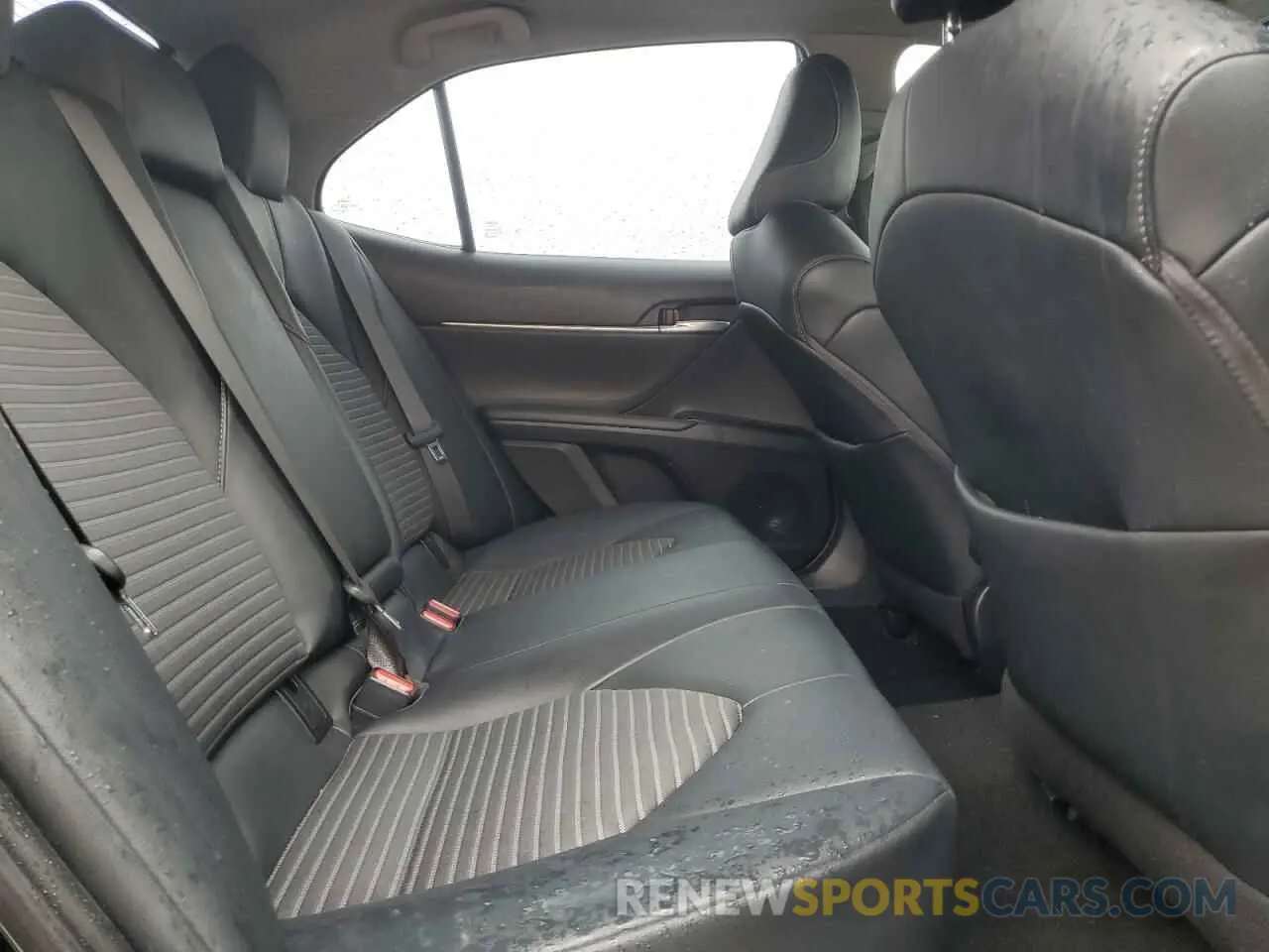 10 fotografías del automóvil dañado 4T1M11AK8LU926112 TOYOTA CAMRY 2020