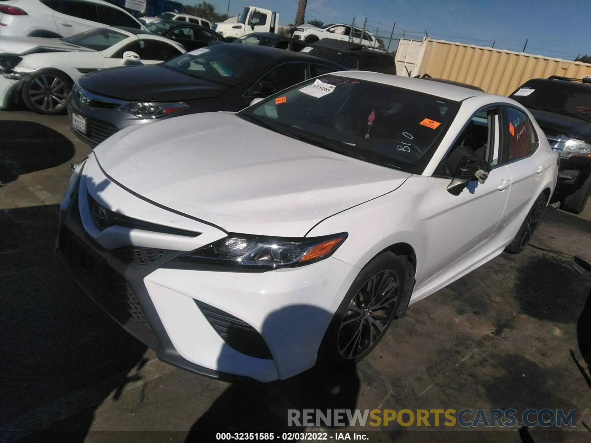 2 fotografías del automóvil dañado 4T1M11AK9LU921811 TOYOTA CAMRY 2020
