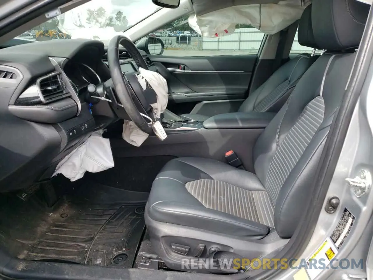7 fotografías del automóvil dañado 4T1M11AK9LU950788 TOYOTA CAMRY 2020