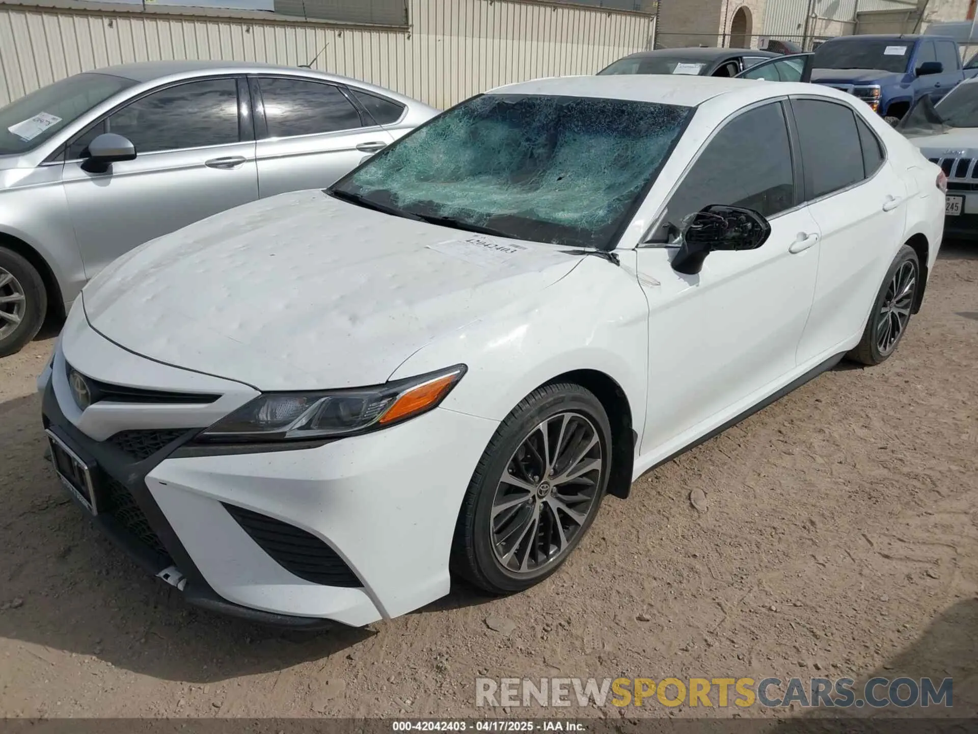 2 fotografías del automóvil dañado 4T1M11AKXLU392725 TOYOTA CAMRY 2020