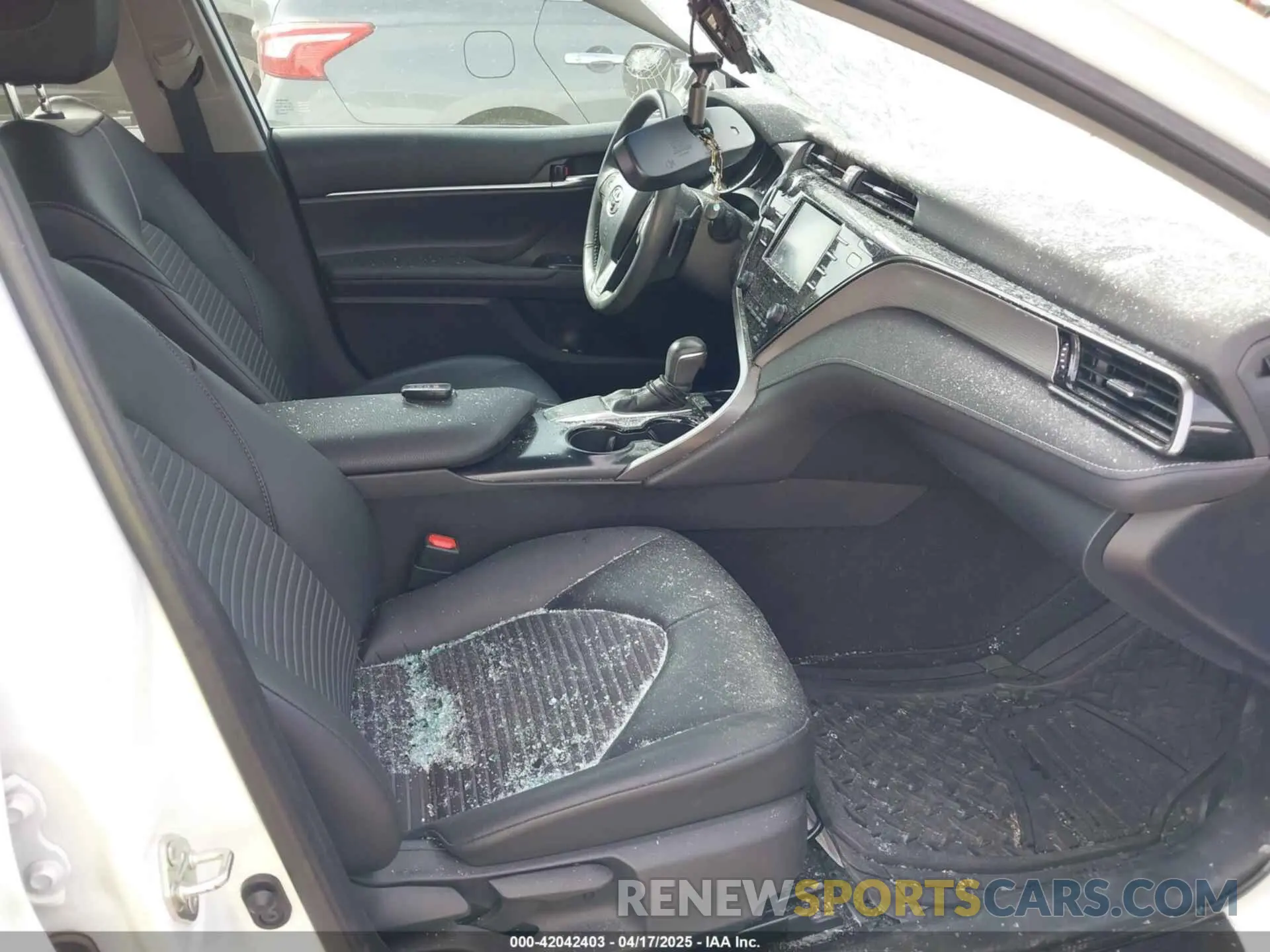 5 fotografías del automóvil dañado 4T1M11AKXLU392725 TOYOTA CAMRY 2020