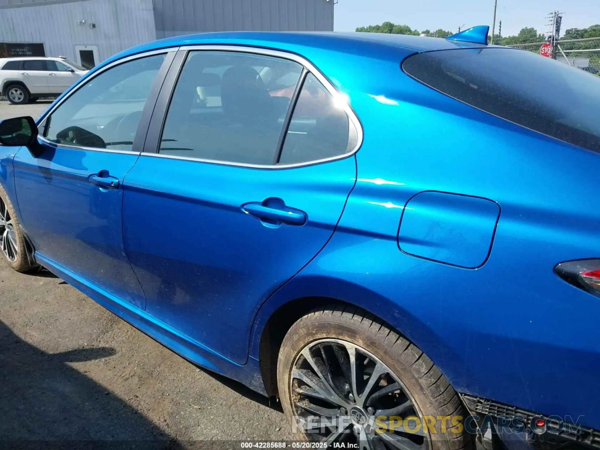 14 fotografías del automóvil dañado 4T1M11AKXLU394541 TOYOTA CAMRY 2020