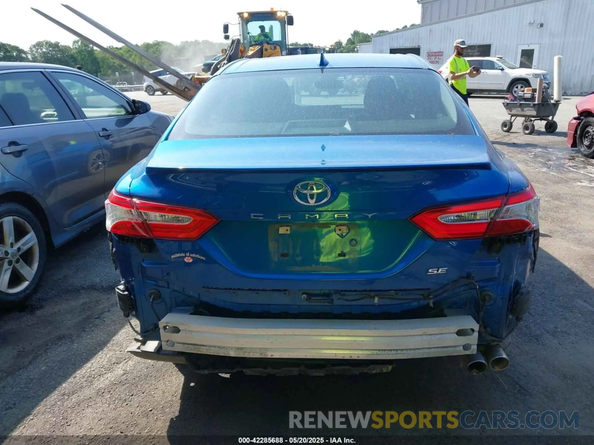 16 fotografías del automóvil dañado 4T1M11AKXLU394541 TOYOTA CAMRY 2020